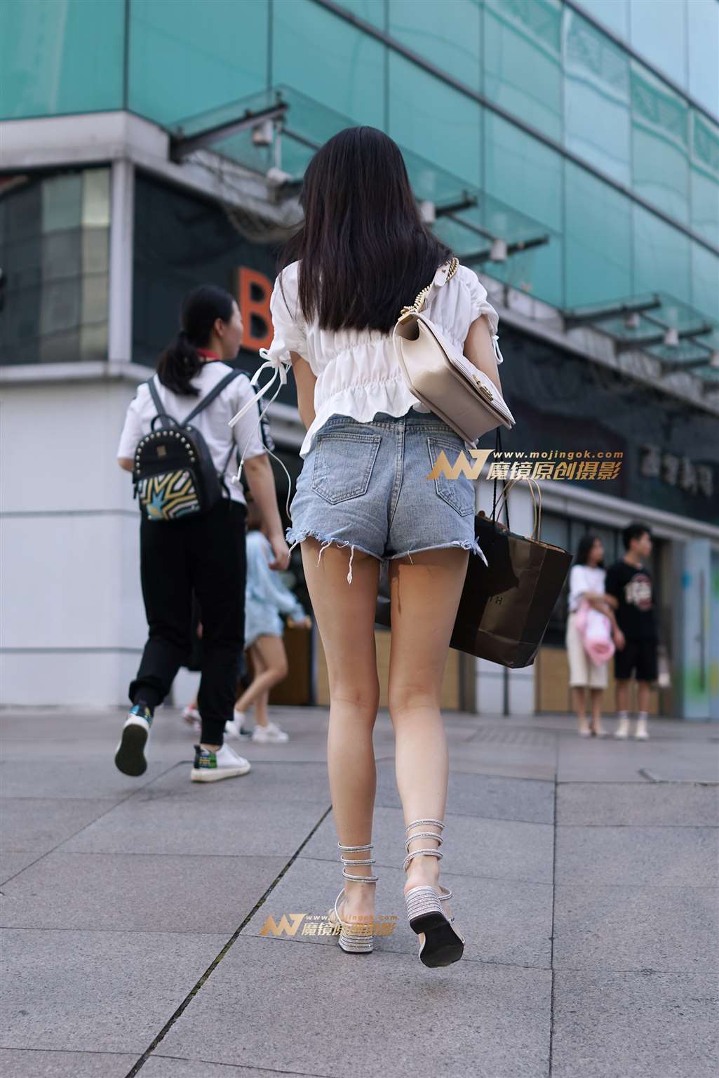 图片[3]-长腿苗条-街拍流行馆