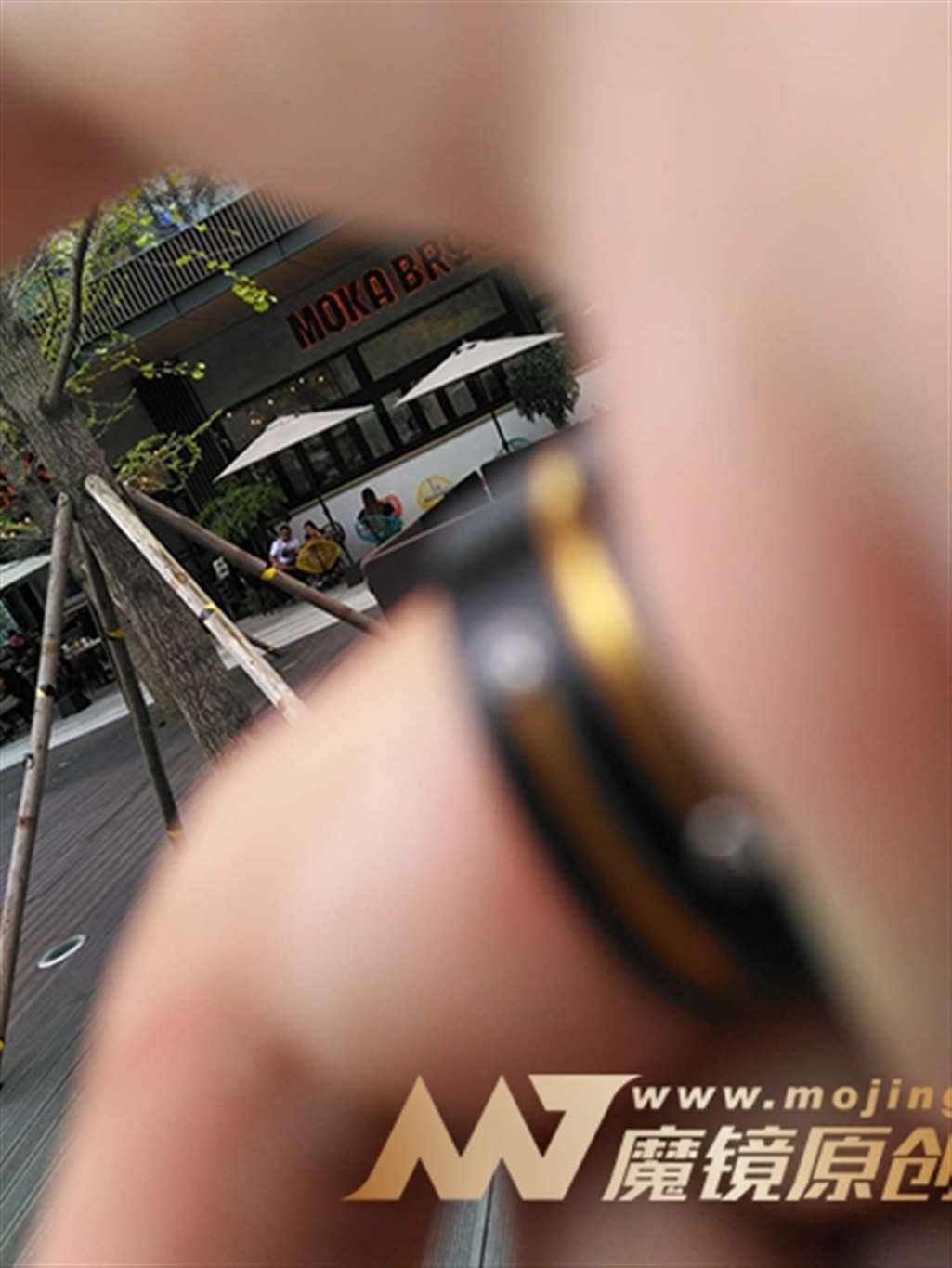 图片[3]-【街拍之魂赛帖】等车的紧身牛仔-街拍流行馆