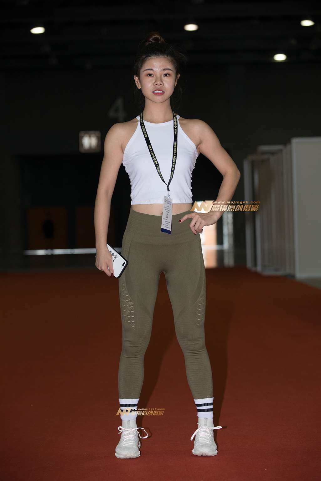 图片[4]-[辉辉赛贴]健身裤妹子-街拍流行馆