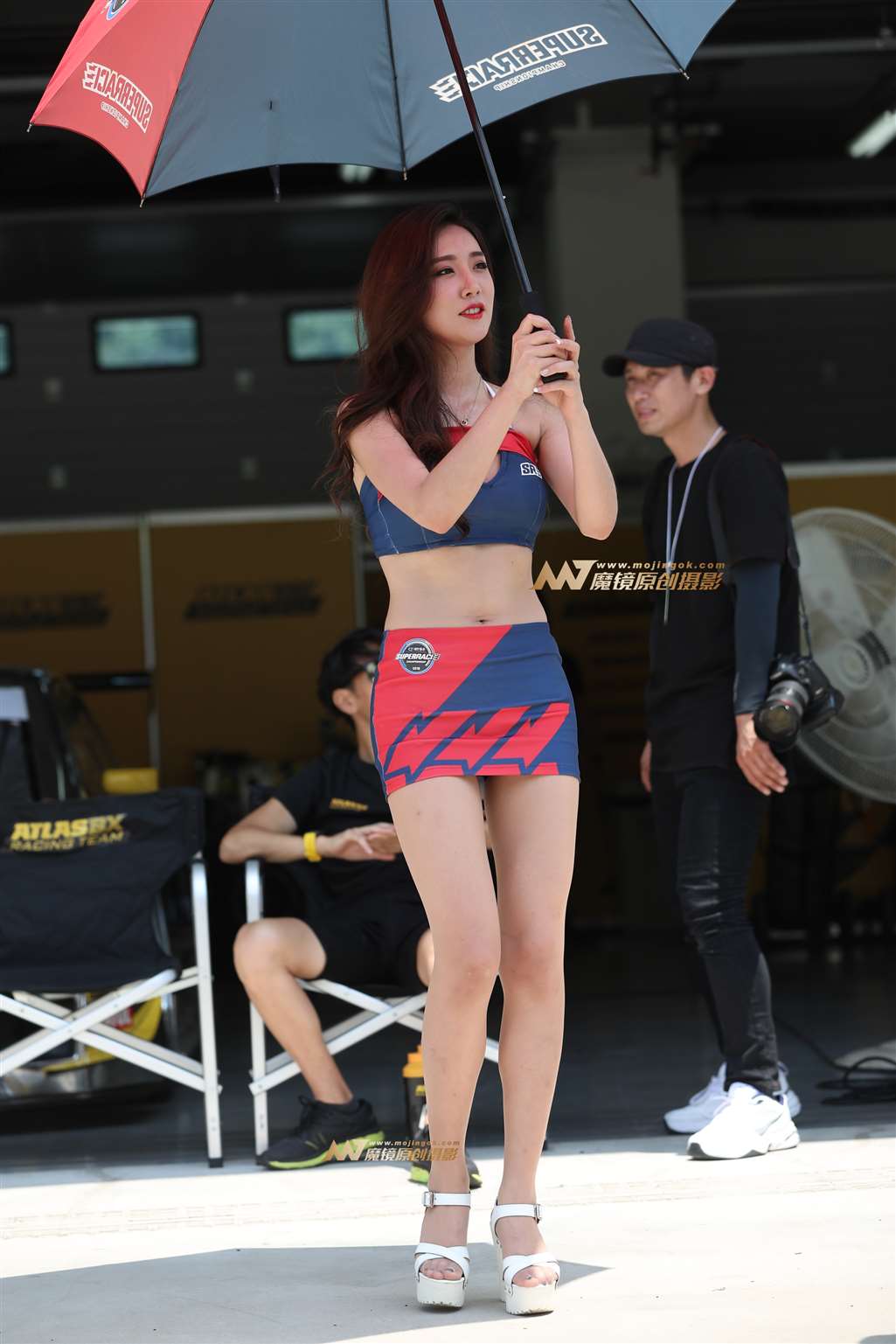 图片[5]-[辉辉赛贴]漂亮的肉丝美腿赛车女神小姐姐-街拍流行馆