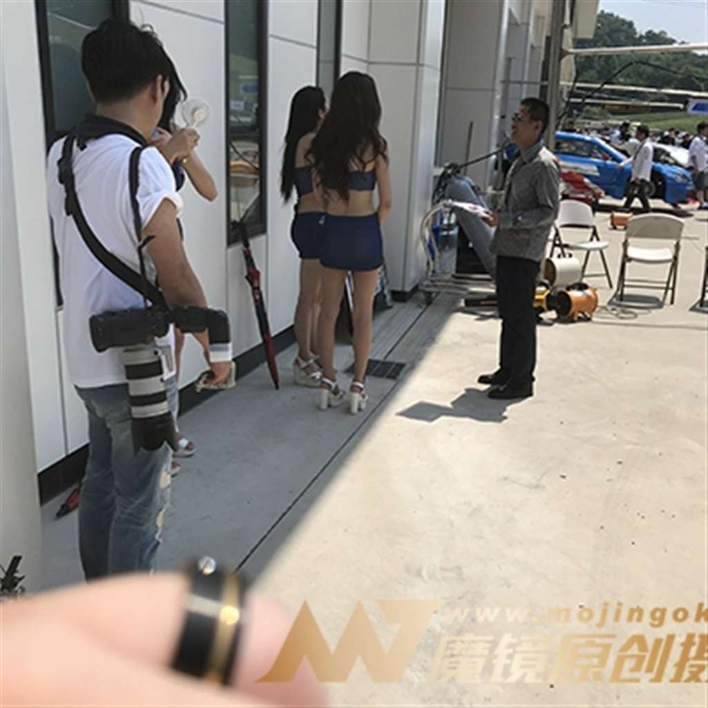 图片[3]-[辉辉赛贴]漂亮的肉丝美腿赛车女神小姐姐-街拍流行馆