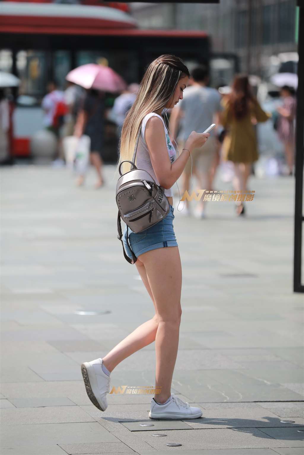 图片[5]-【凯恩赛帖】热裤女孩-街拍流行馆