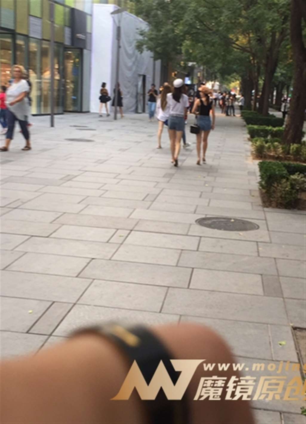 图片[3]-【红石赛帖】性感热裤长腿美女-街拍流行馆