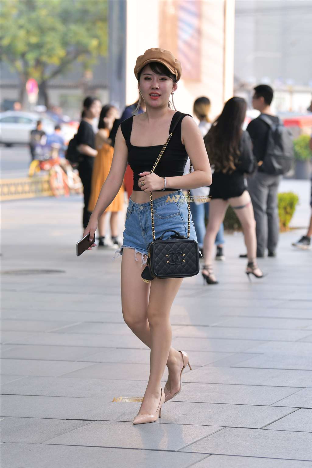 图片[4]-【红石赛帖】性感热裤长腿美女-街拍流行馆