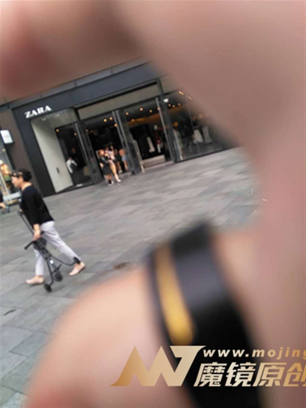 图片[3]-【街拍之魂赛帖】紧身牛仔黑裤-街拍流行馆