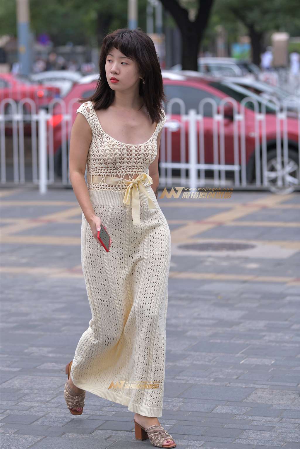 图片[1]-【红石赛帖】镂空性感长裙美女-街拍流行馆