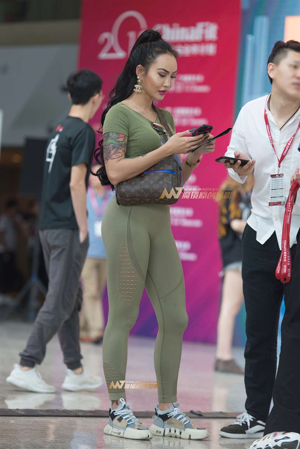 图片[1]-【浅蓝色赛帖】-街拍流行馆