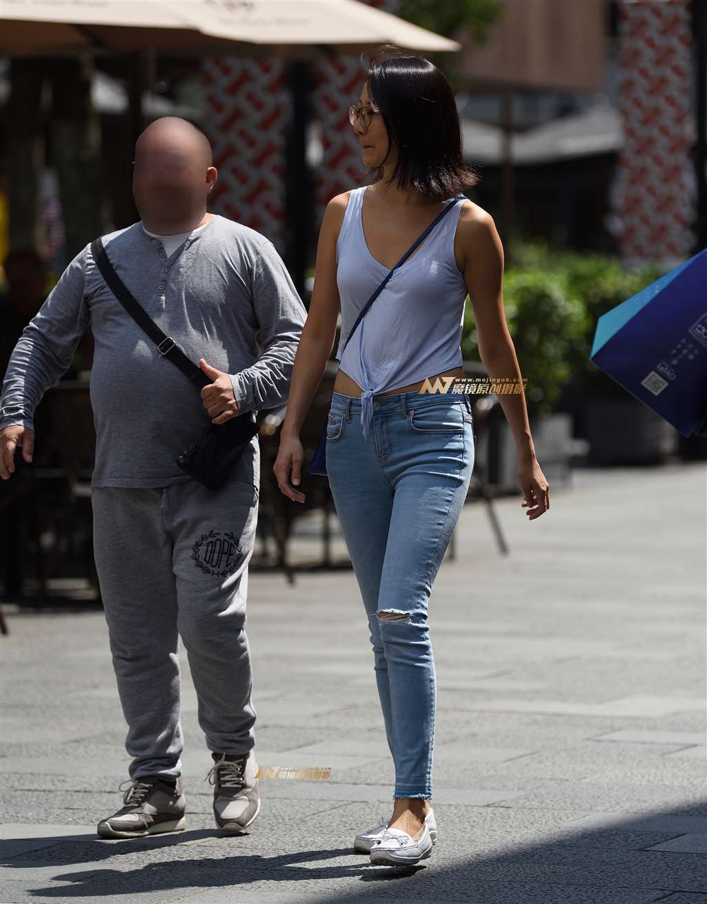 图片[1]-蛮随性的女子-街拍流行馆