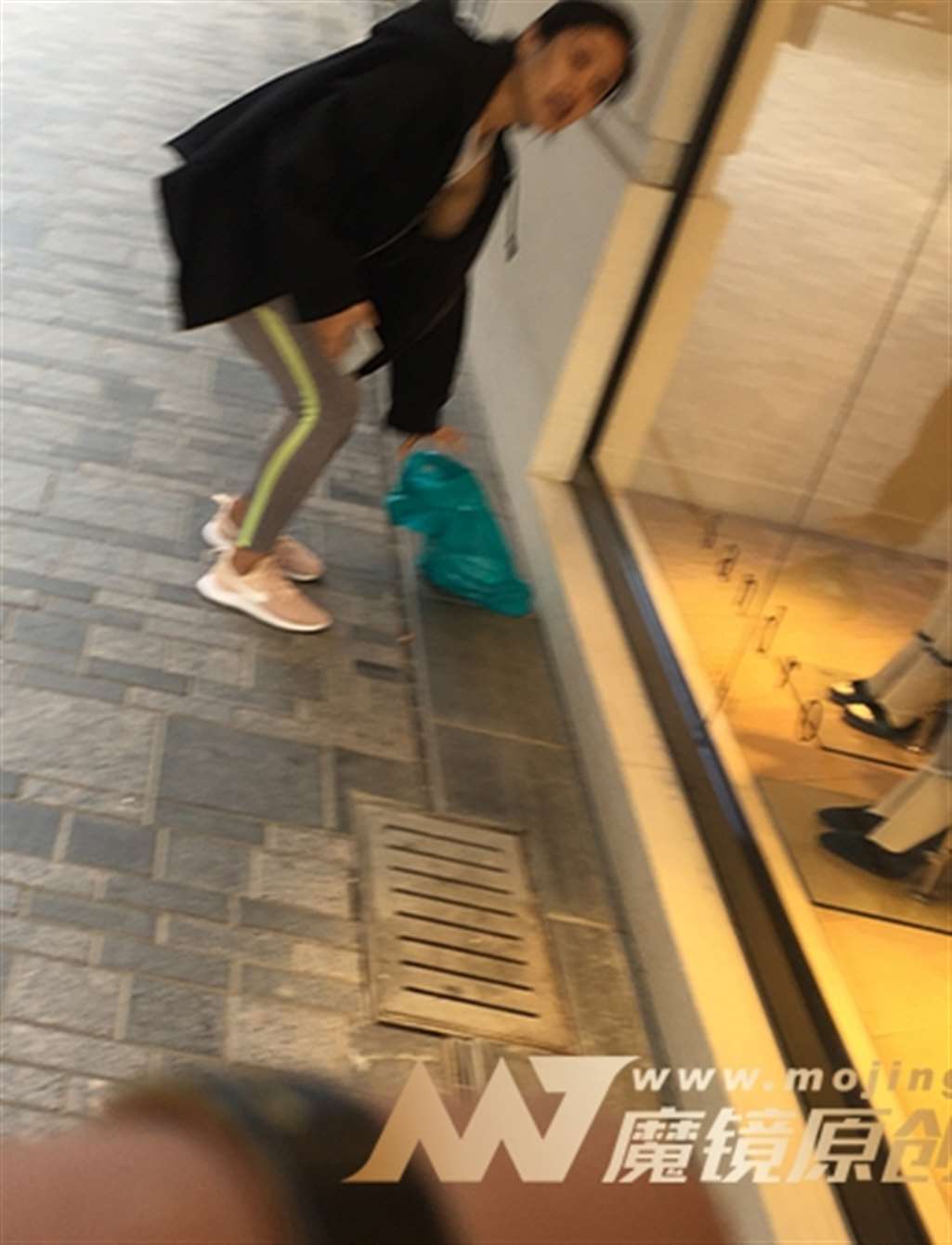 图片[3]-【红石赛帖】喜欢自拍的瑜伽裤少妇-街拍流行馆