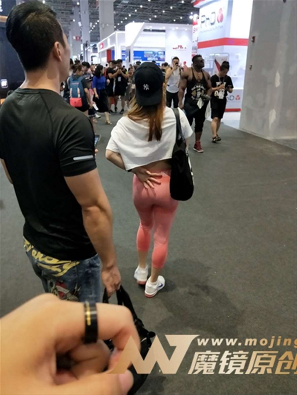 图片[3]-【欧阳幽明赛帖】粉红瑜伽美女-街拍流行馆