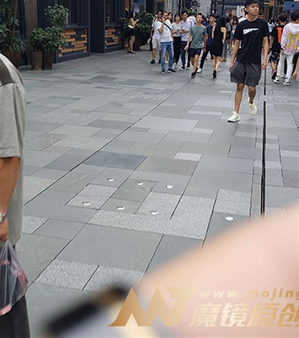 图片[3]-【凯恩赛帖】紧身包臀美女-街拍流行馆