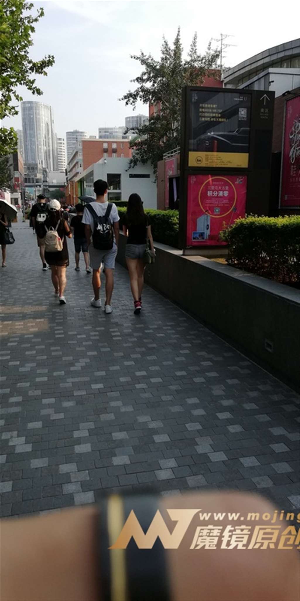 图片[3]-【视觉冲击赛贴】紧致，热裤 ，女友-街拍流行馆