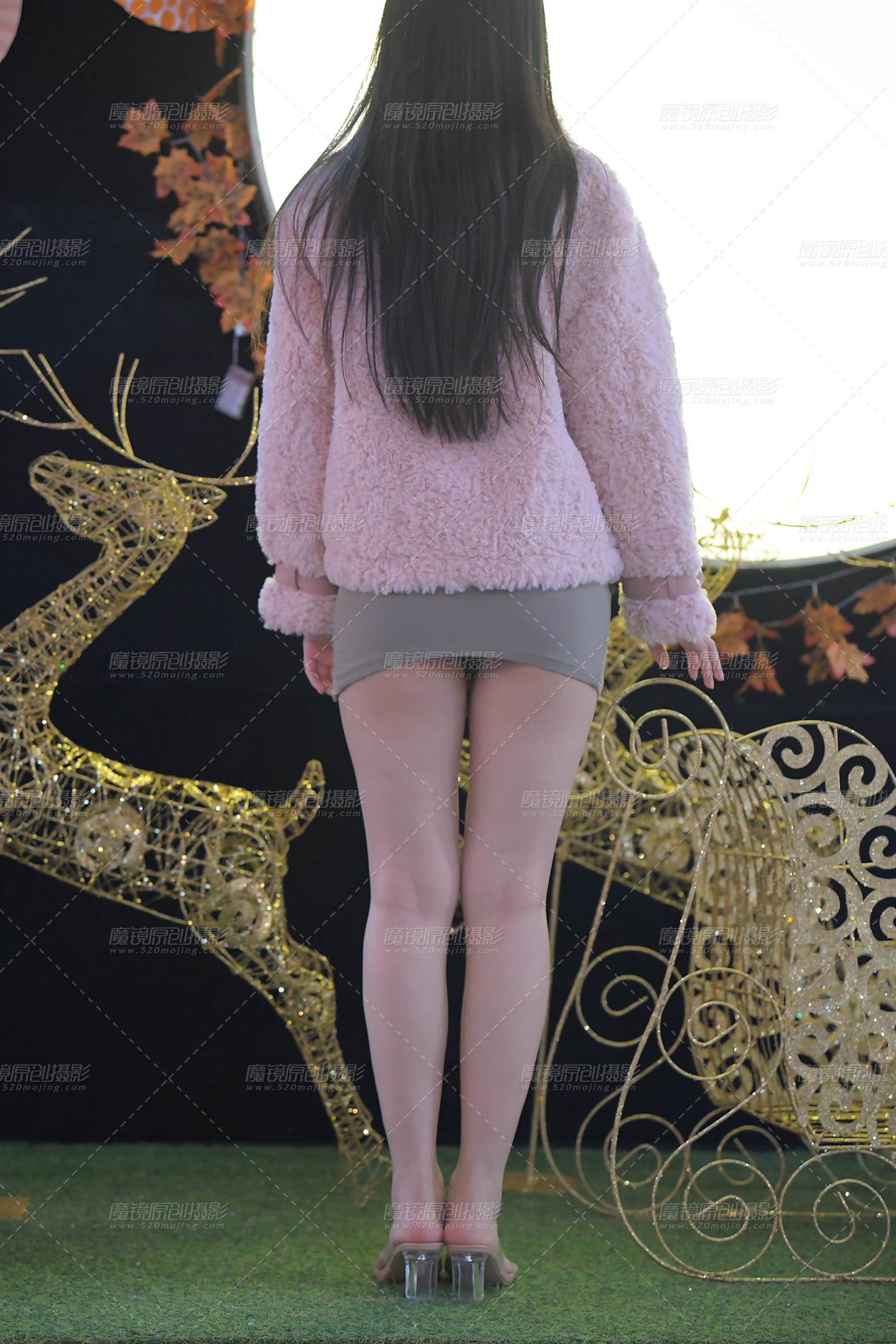 【红石摄影作品】灰色包臀裙美女-流行馆