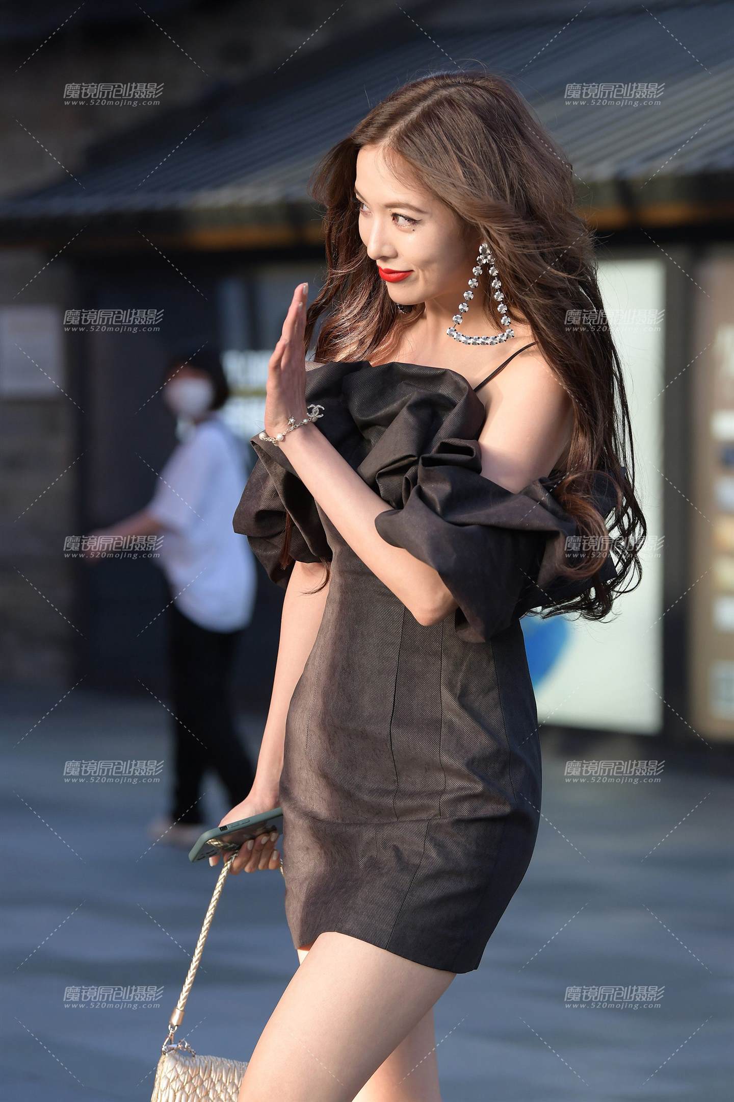 靓丽的美腿高跟美女-流行馆