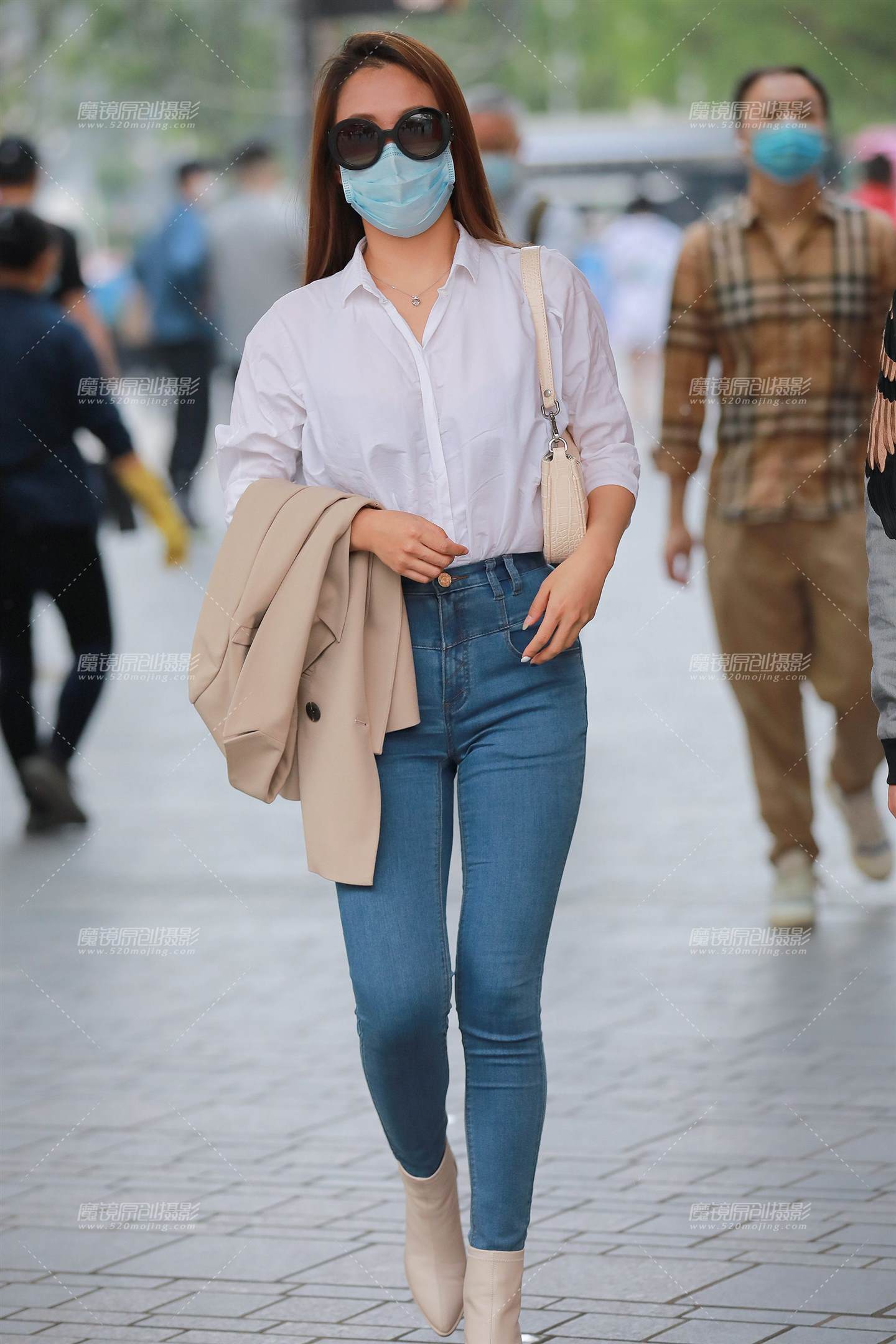 蓝色牛仔裤女朋友-流行馆