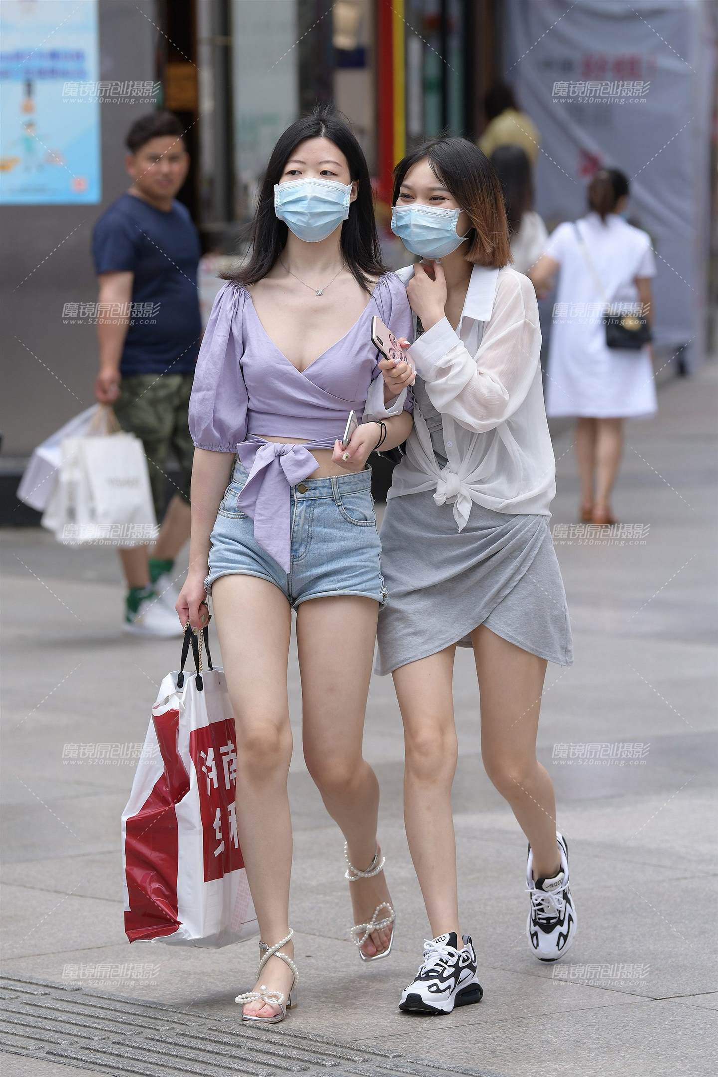 性感的单眼皮热裤女孩-流行馆