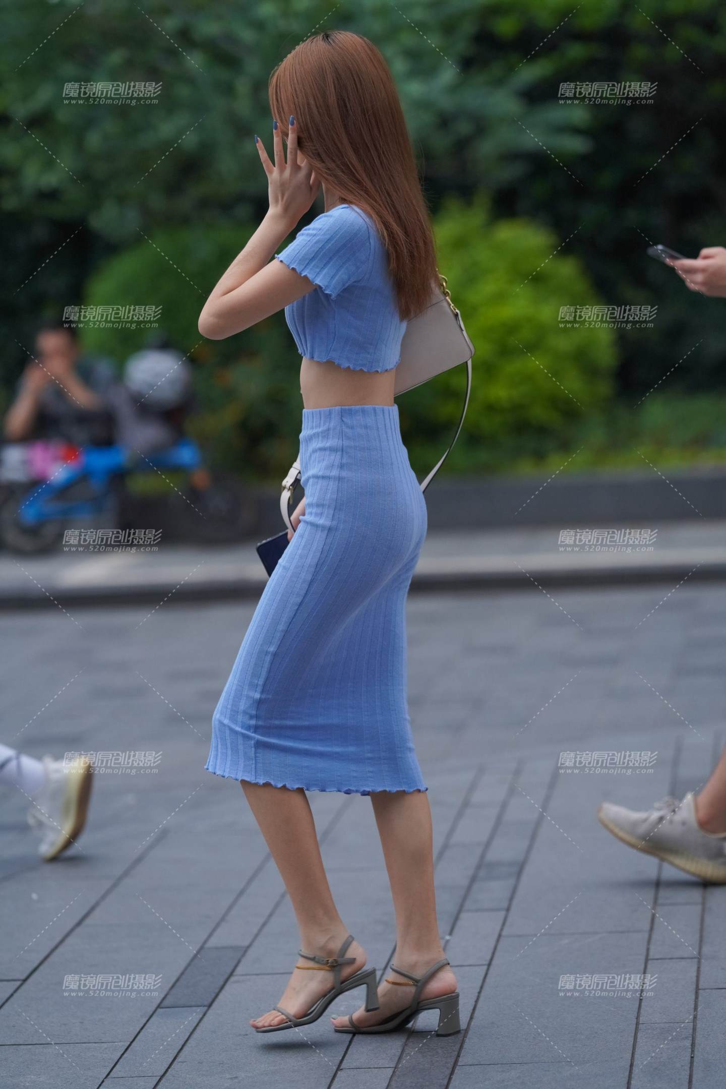图片[2]-蓝裙美眉好身材-流行馆