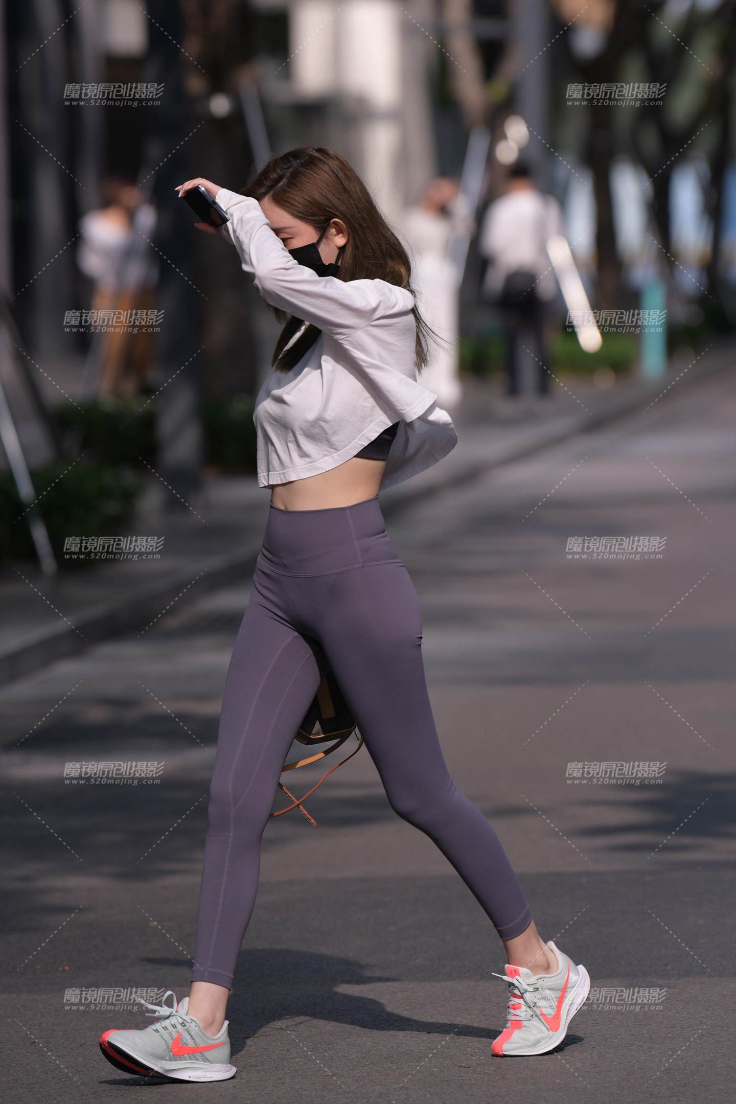图片[4]-又一个小蛮腰翘臀美女~赞-流行馆