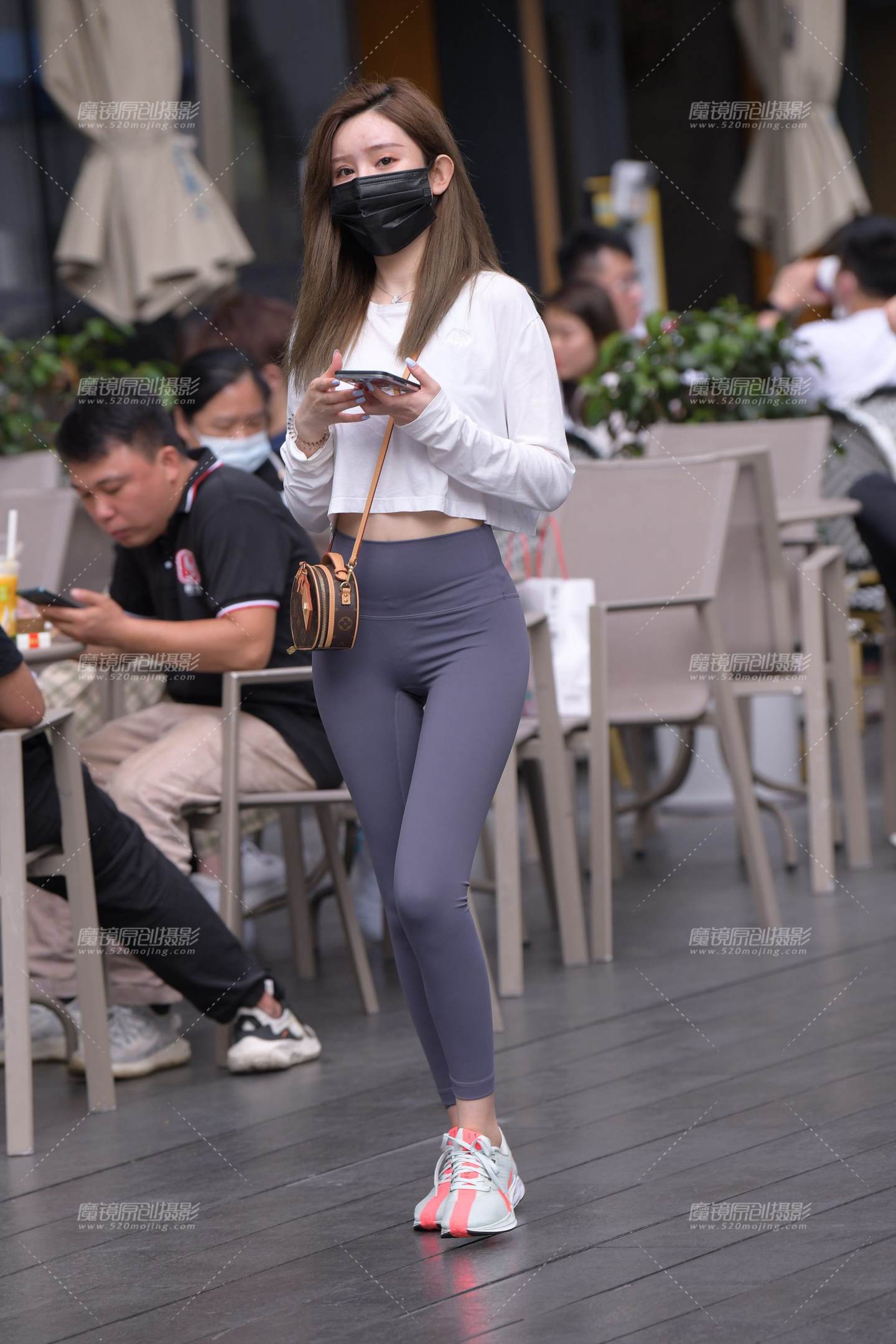 又一个小蛮腰翘臀美女~赞-流行馆