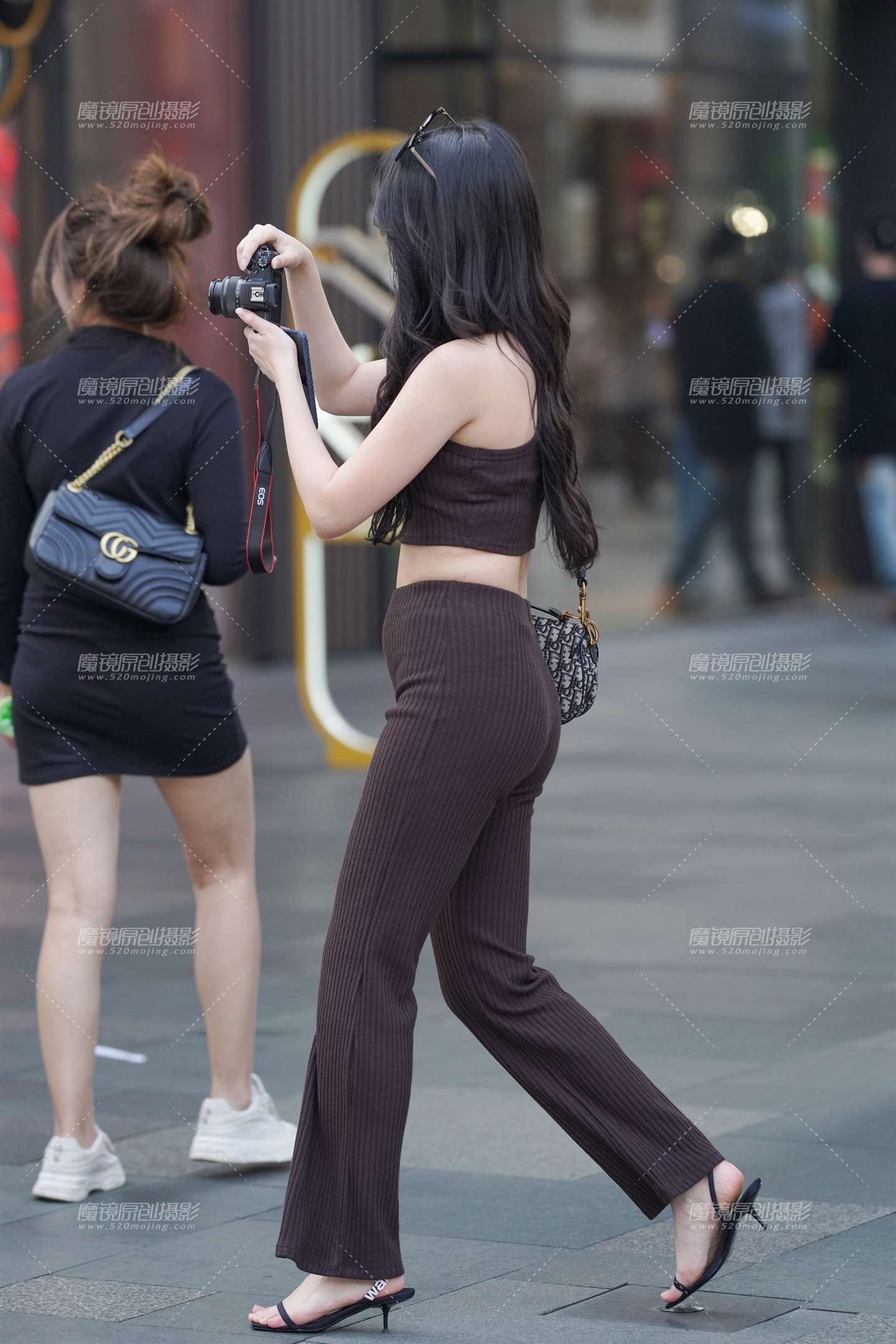 图片[2]-美女摄影师-流行馆