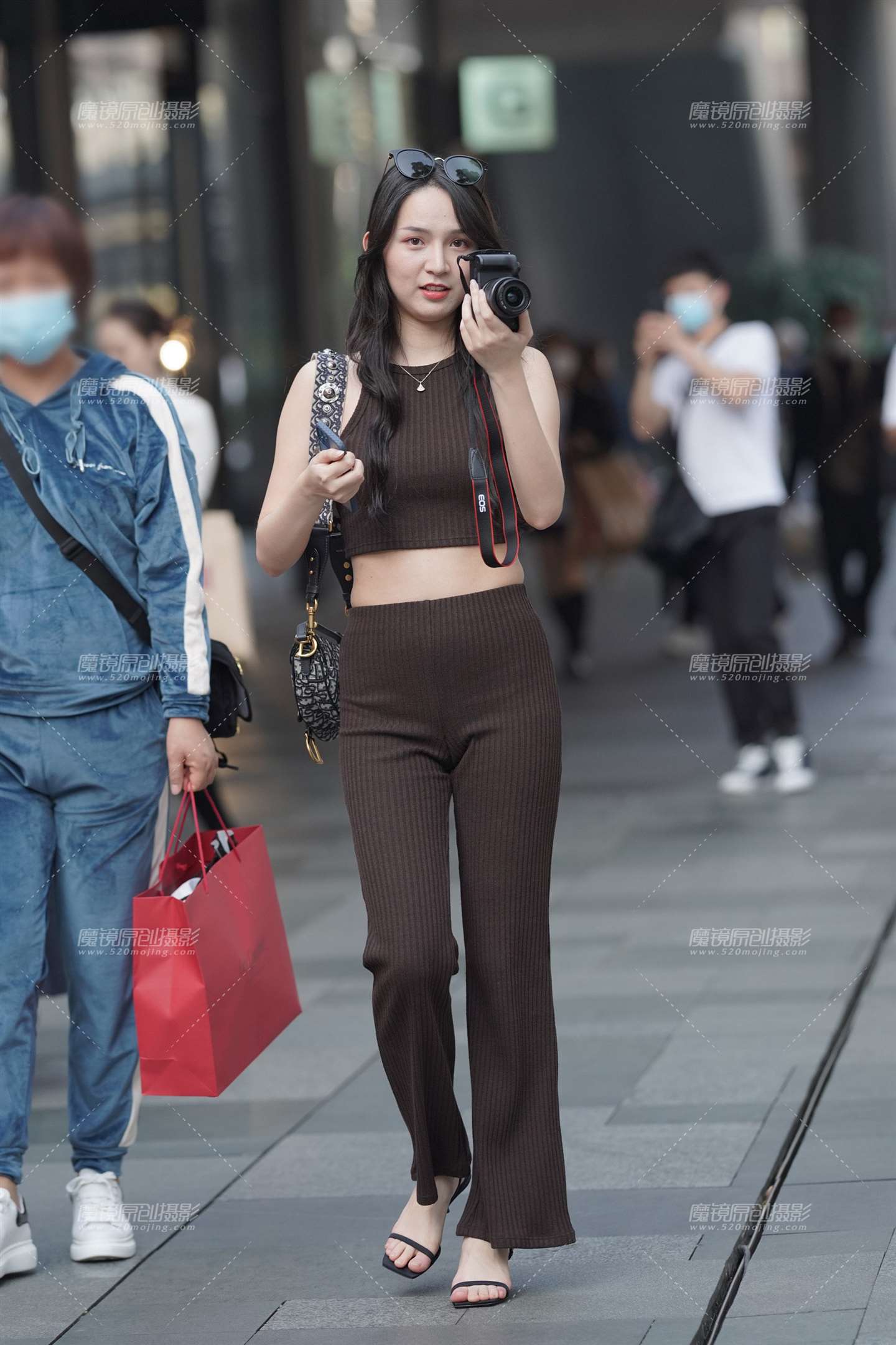 图片[3]-美女摄影师-流行馆