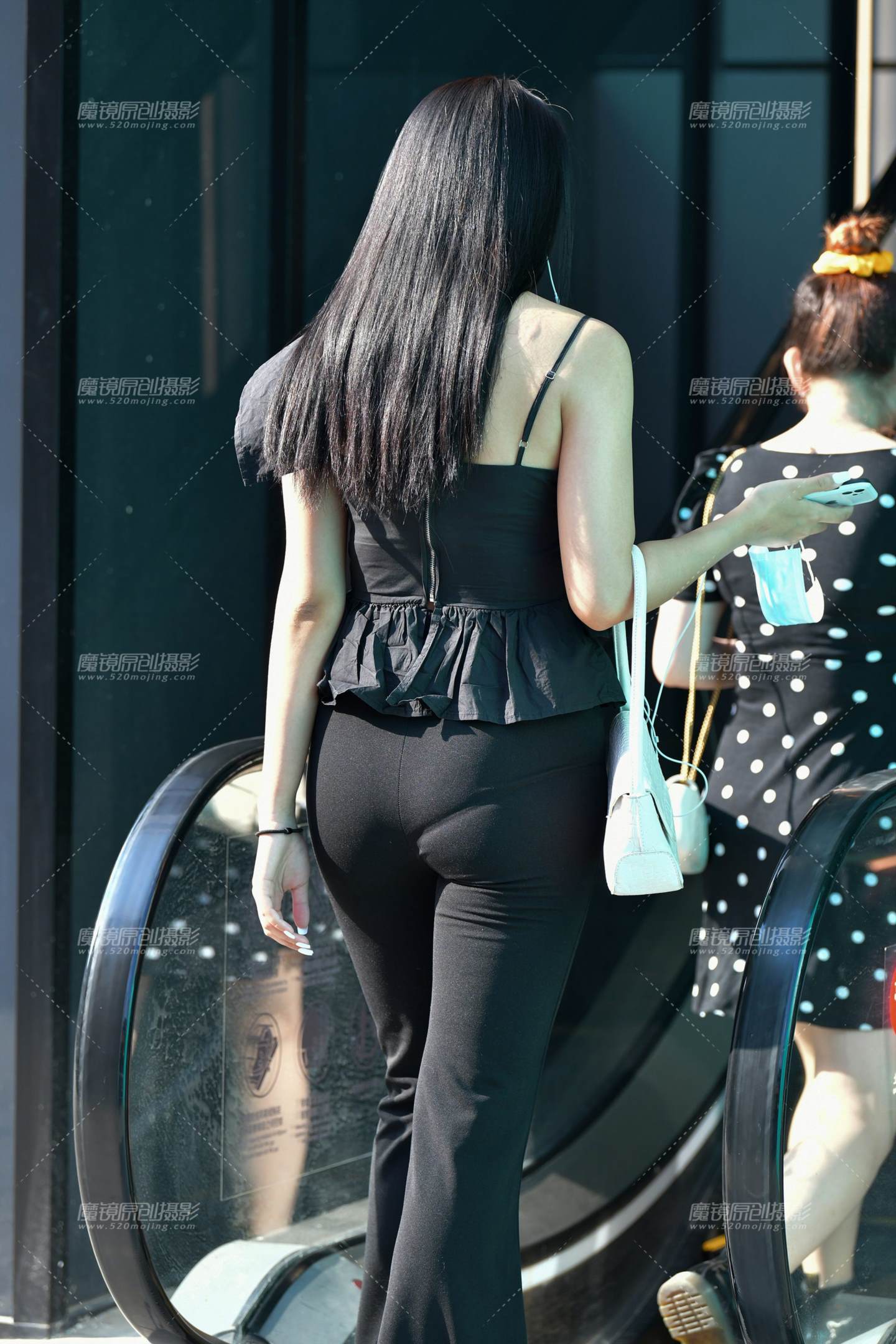 图片[3]-高挑黑裤美女-流行馆