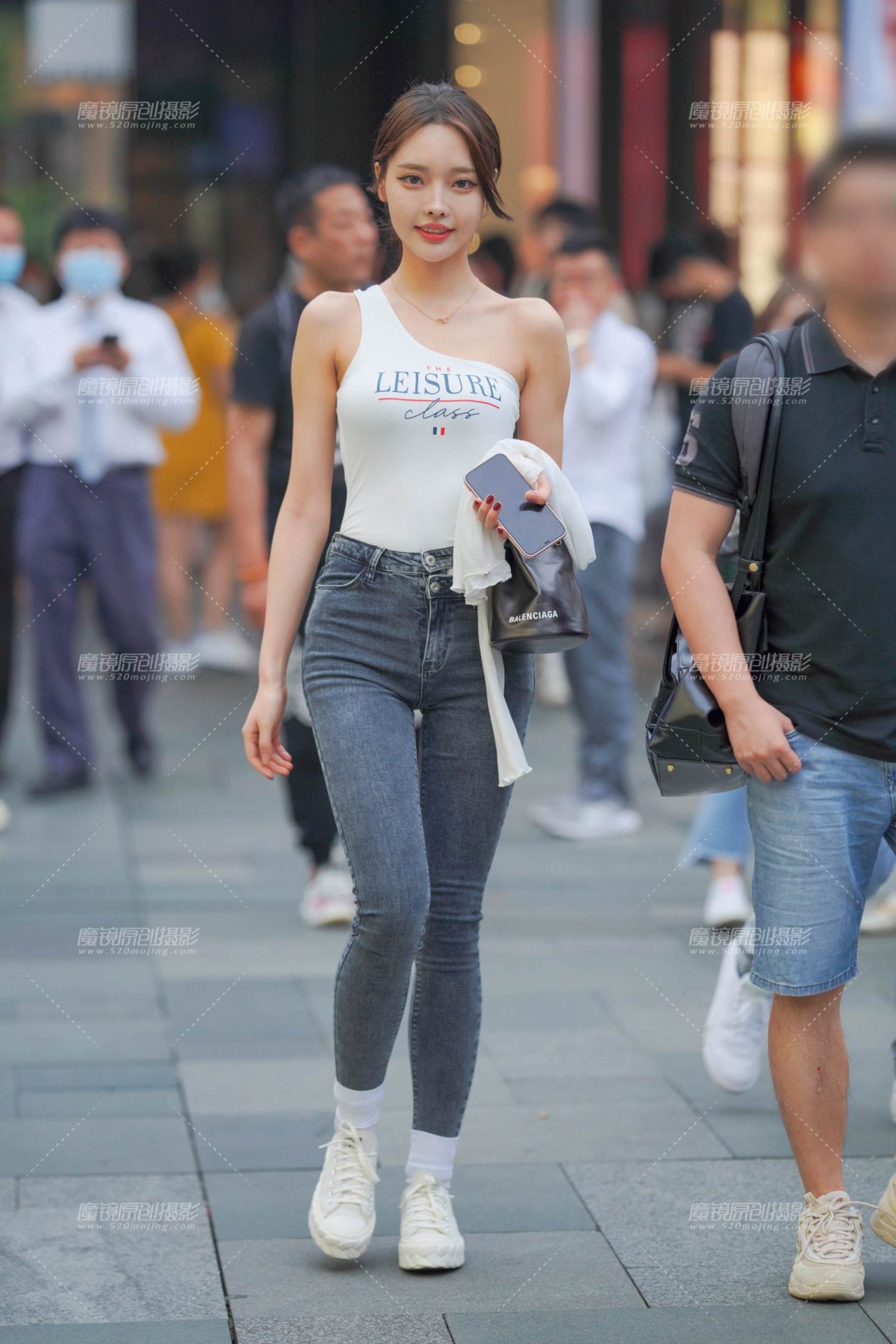 清爽甜美的女孩-流行馆