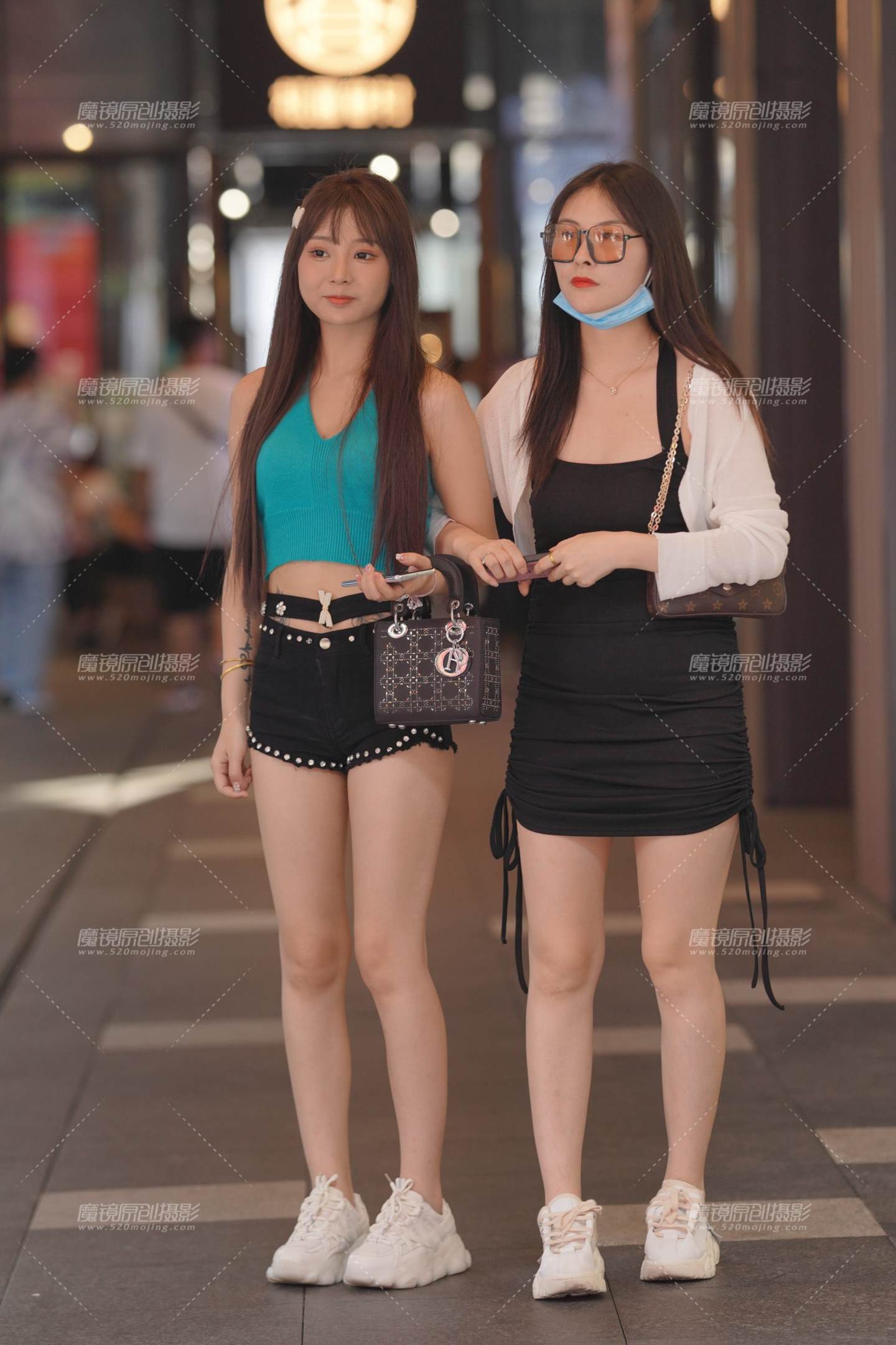 可爱的热裤小妹-流行馆