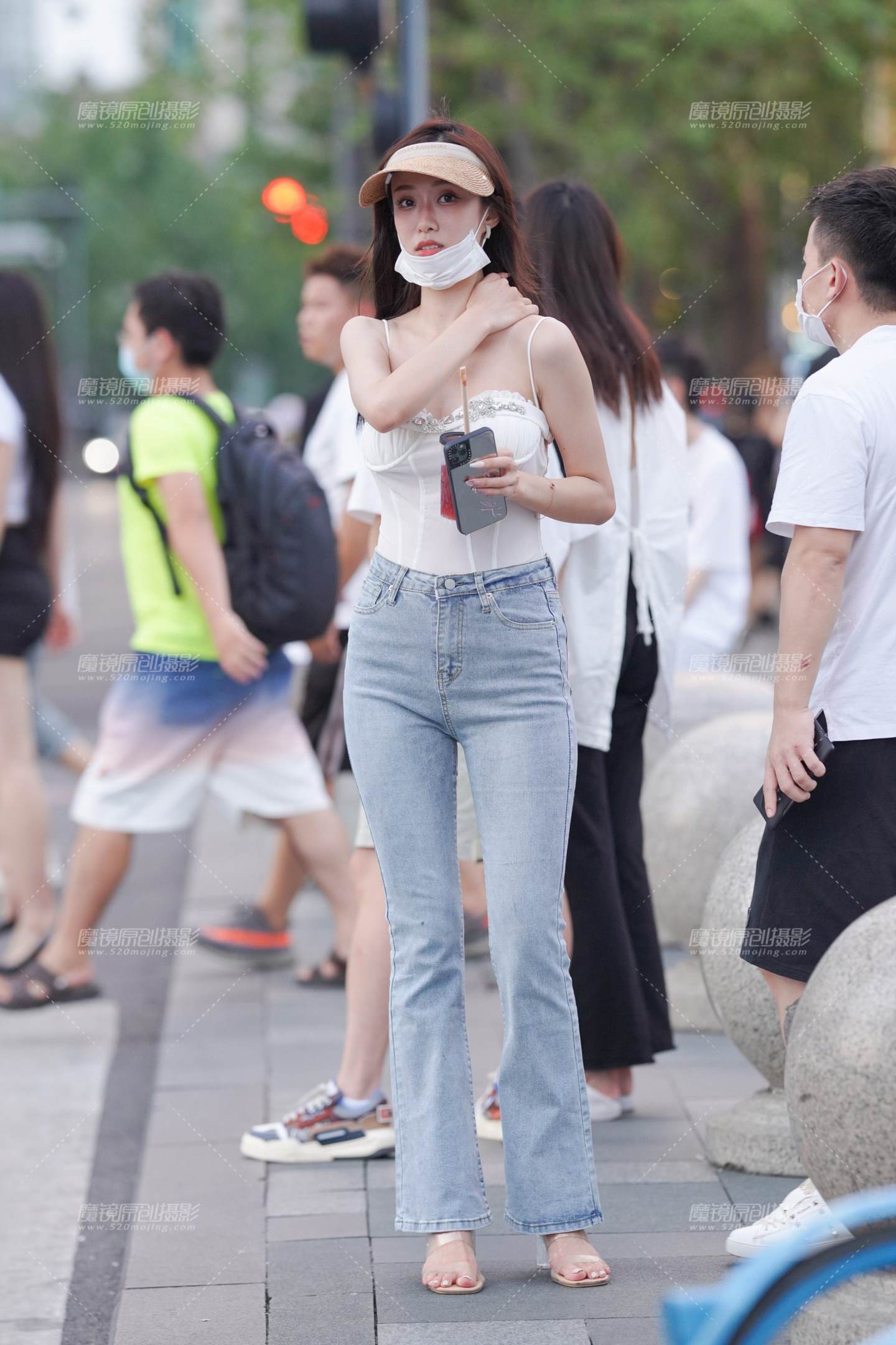 美美哒牛仔裤女孩-流行馆