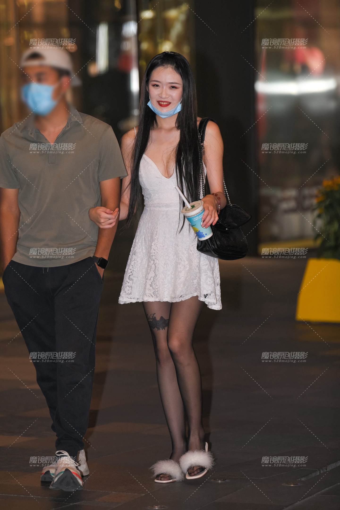 黑丝吊带白裙美女-流行馆