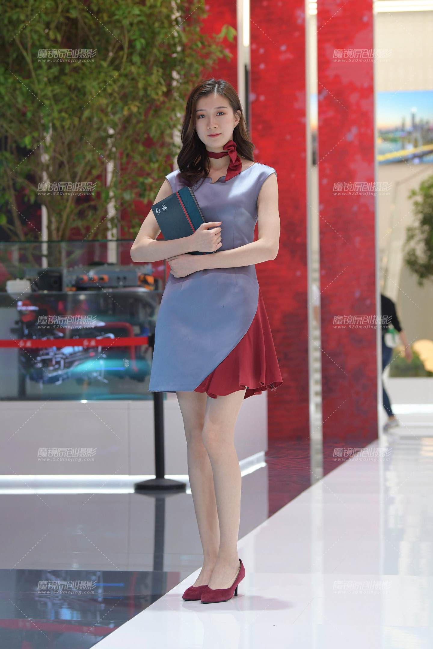 长腿美美哒销售员~-流行馆