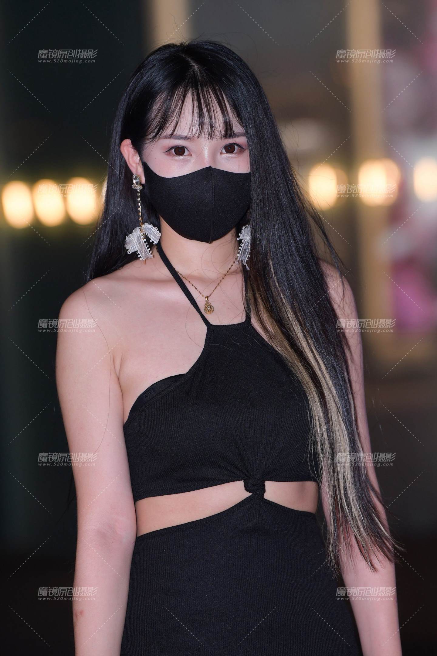 夜拍黑魅美女-流行馆