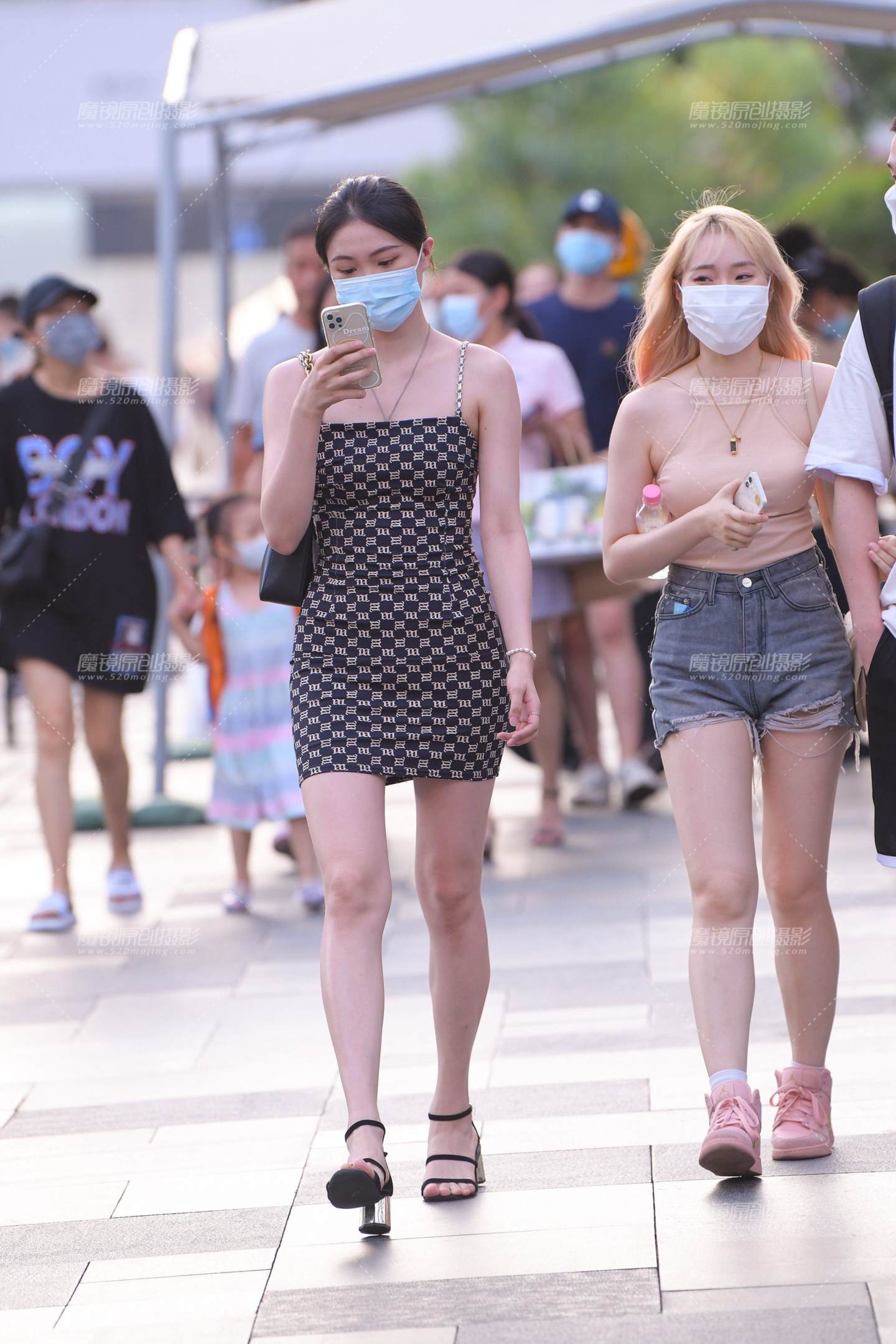 图片[3]-吊带裙美腿小姐姐-流行馆