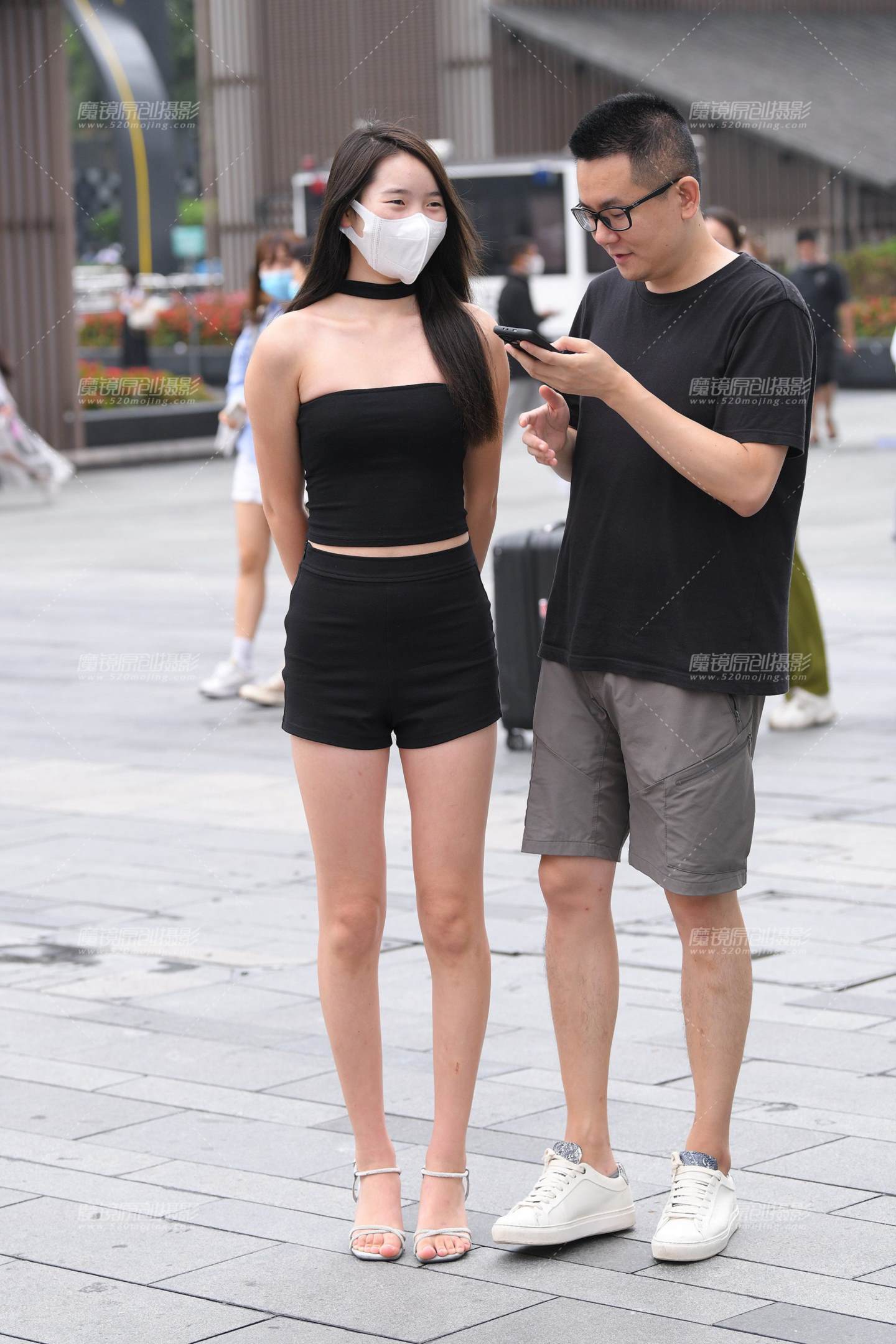 单眼皮的热裤长腿女友-流行馆