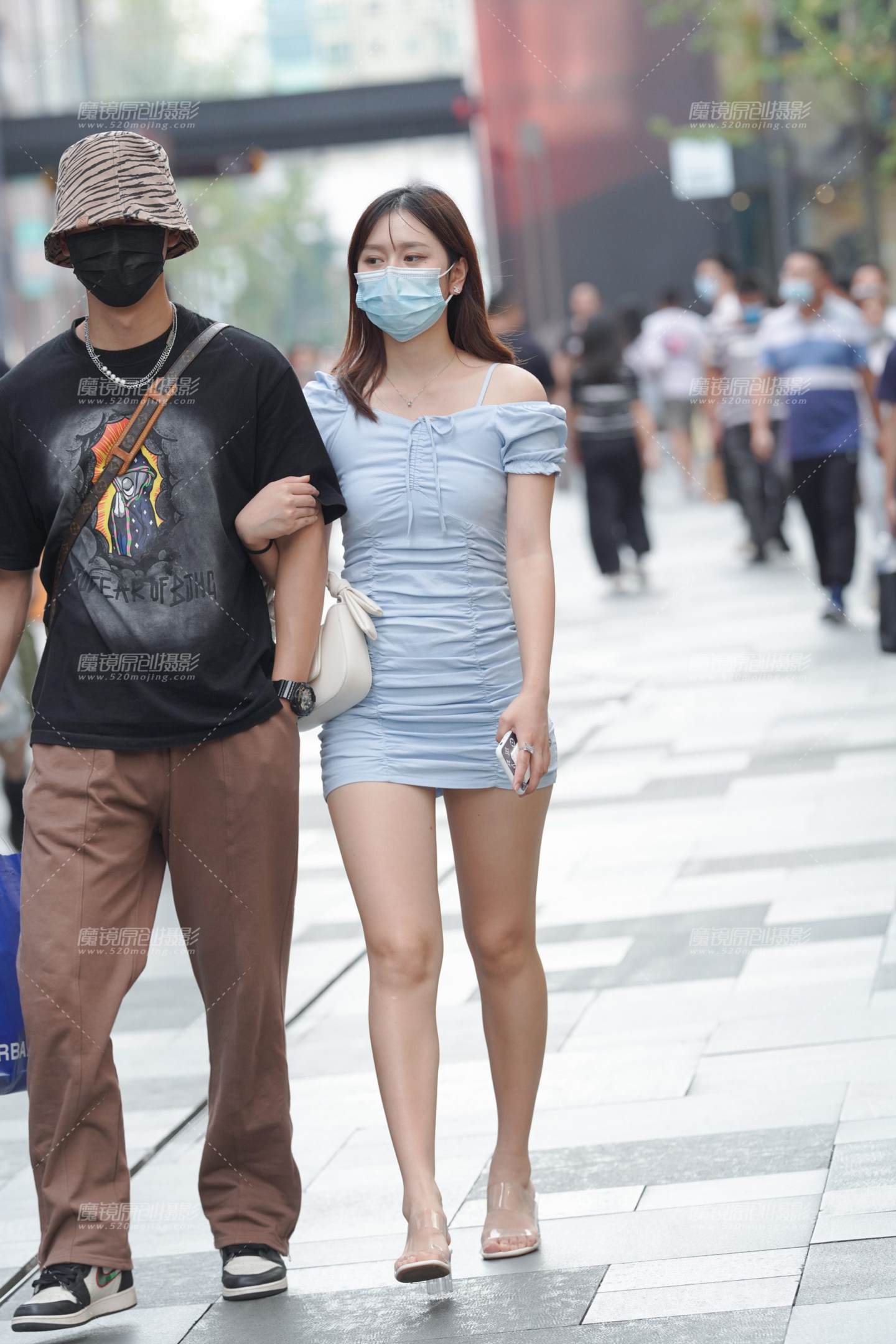 包臀短裙 好身材展露无疑-流行馆