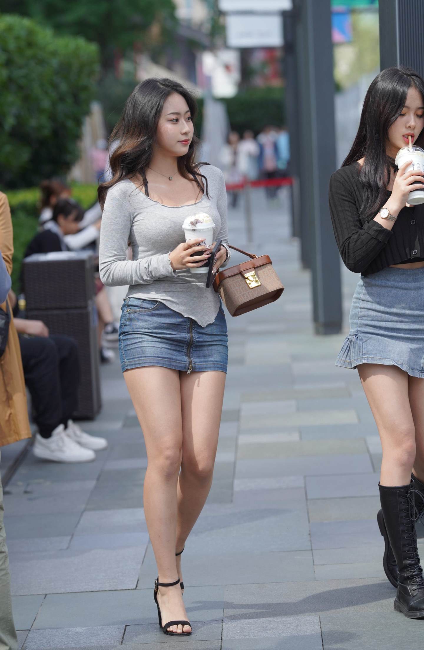身材曼妙的美女 甜美可人-流行馆