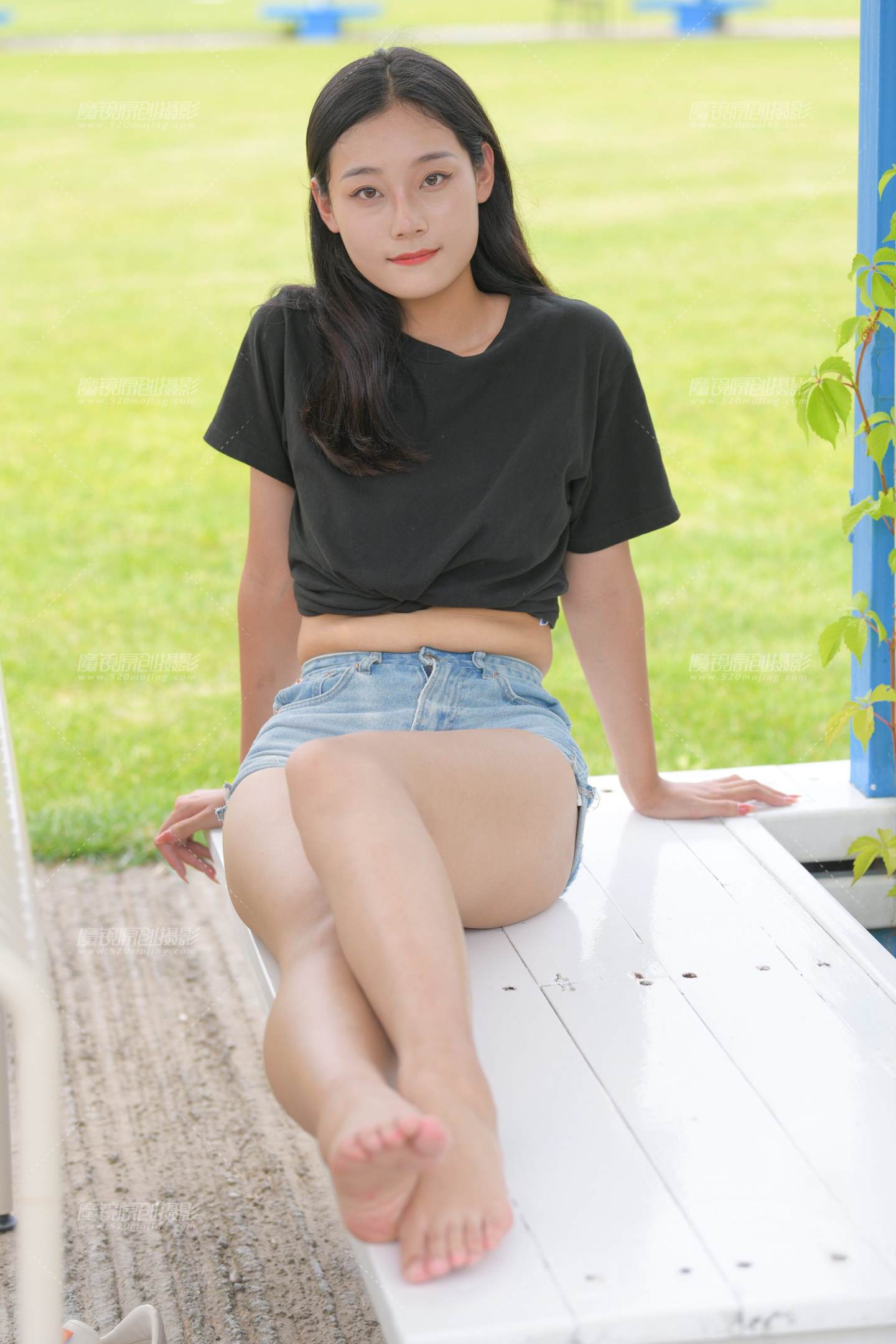 牛仔热裤美女-流行馆