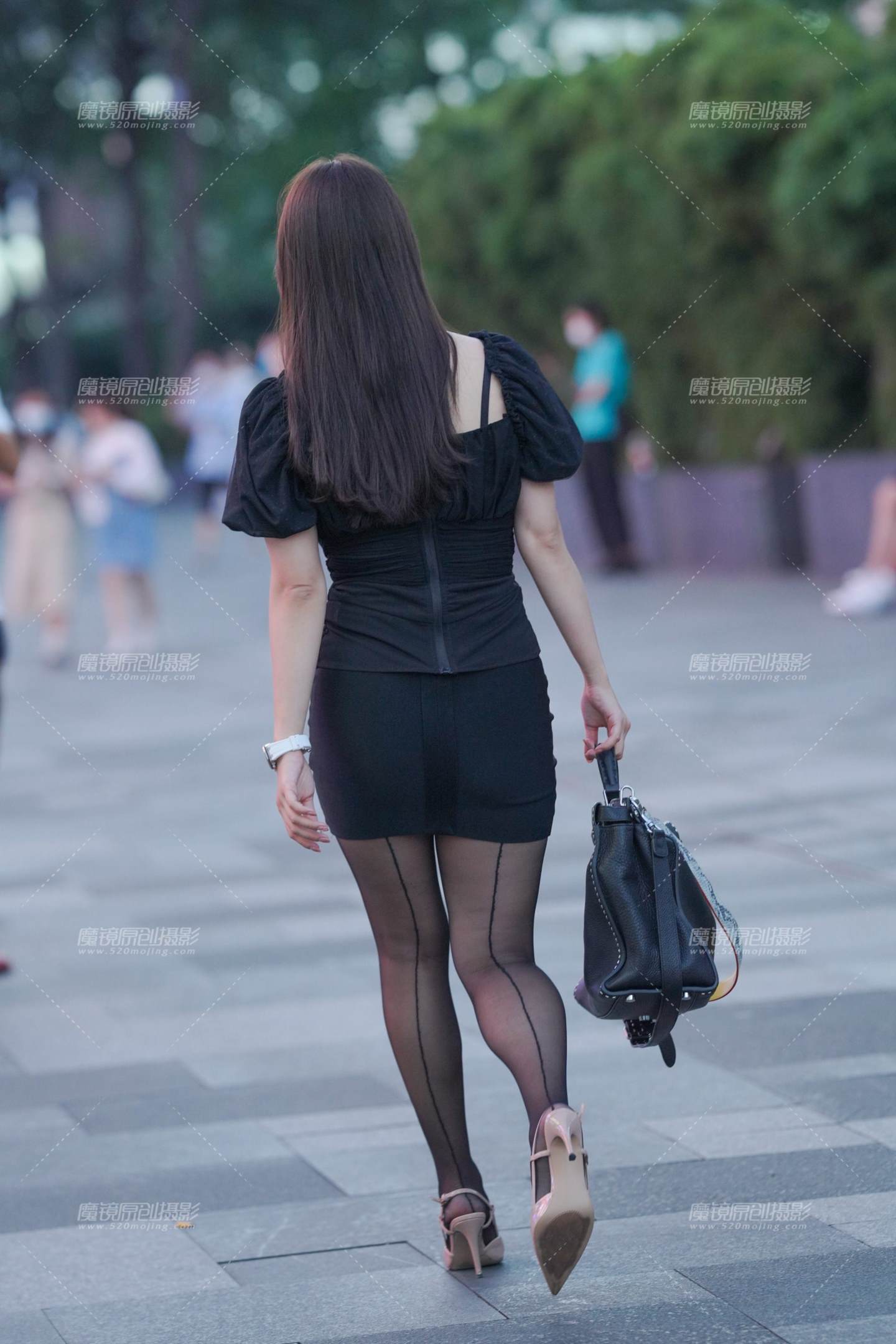 图片[2]-风韵犹存的黑丝小姐姐-流行馆