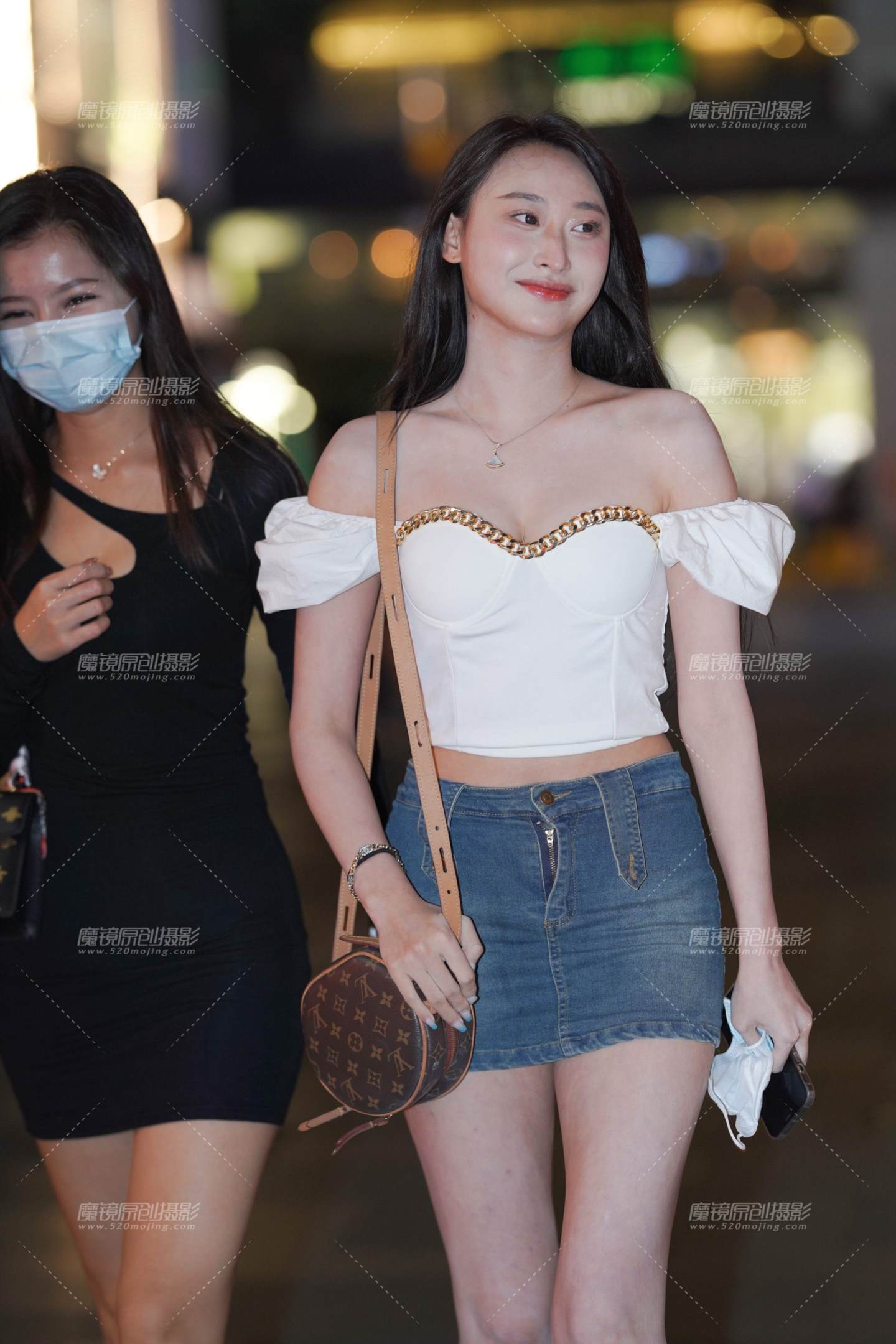 图片[2]-牛仔短裙美女-流行馆