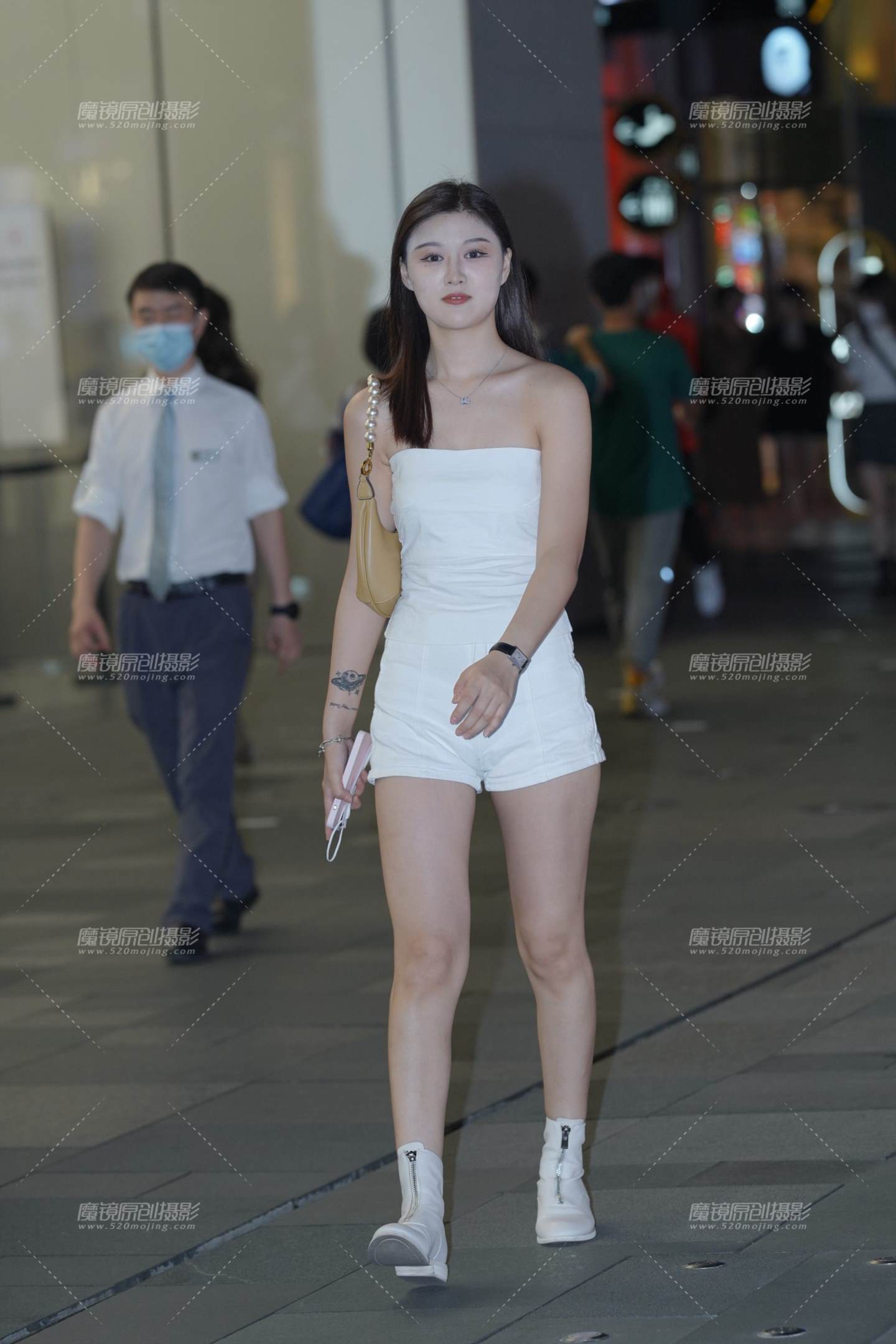 热裤美女 淡淡的美-流行馆