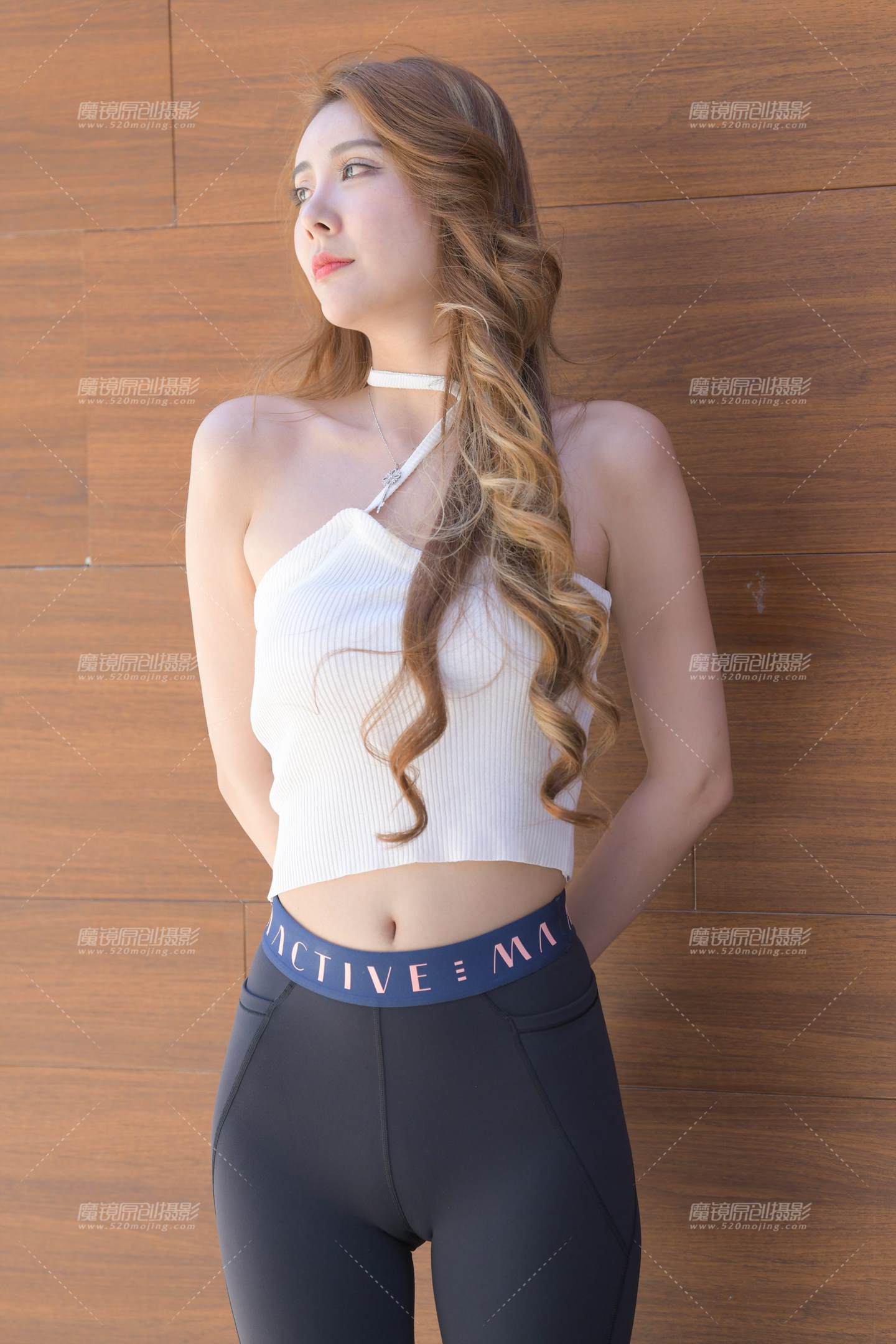 图片[4]-黑色紧身裤美女-流行馆