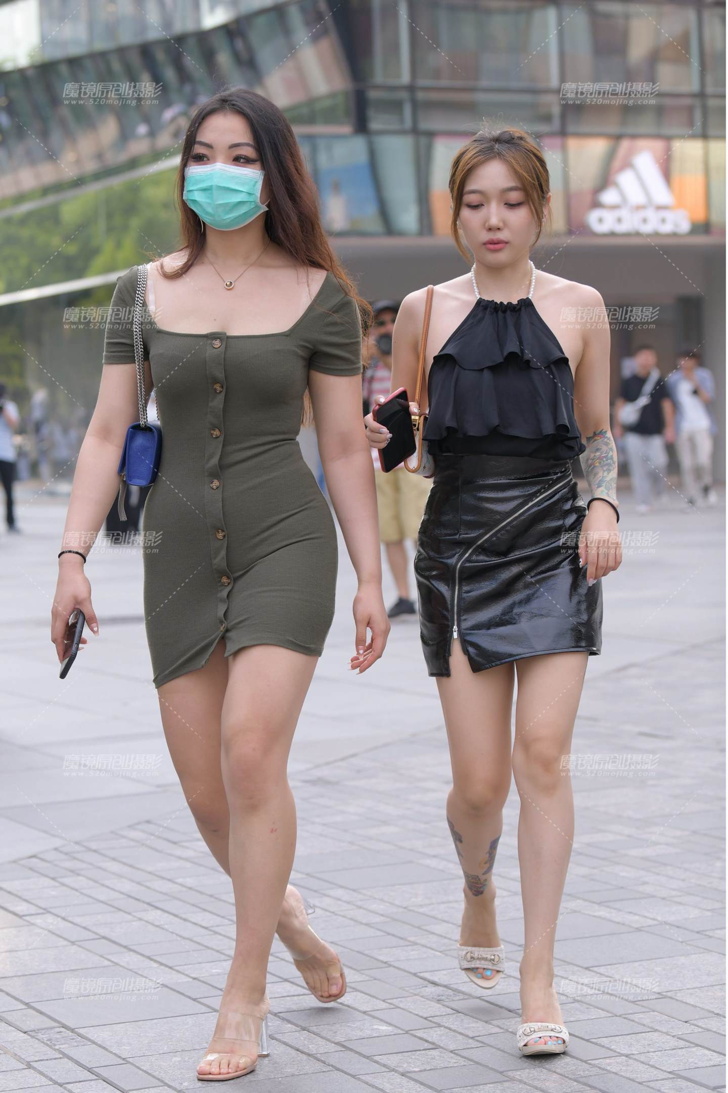 图片[4]-绿裙与黑裙-流行馆