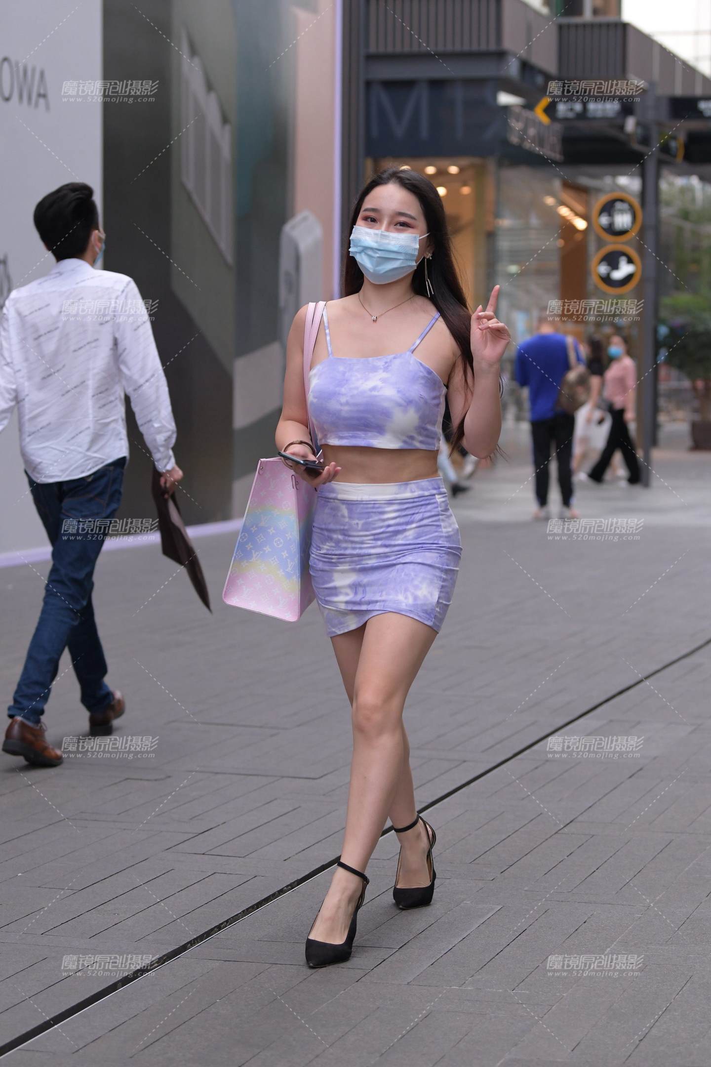 图片[4]-小吊带，翘臀美眉-流行馆