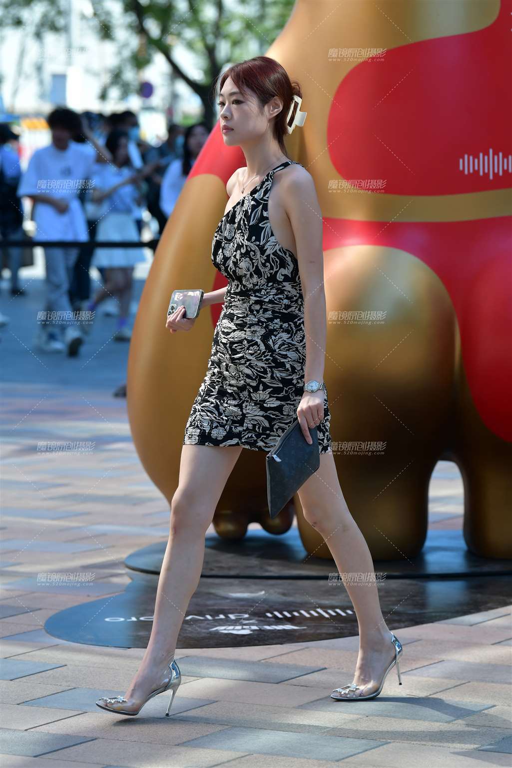 图片[5]-苗条碎花短裙美女-街拍流行馆