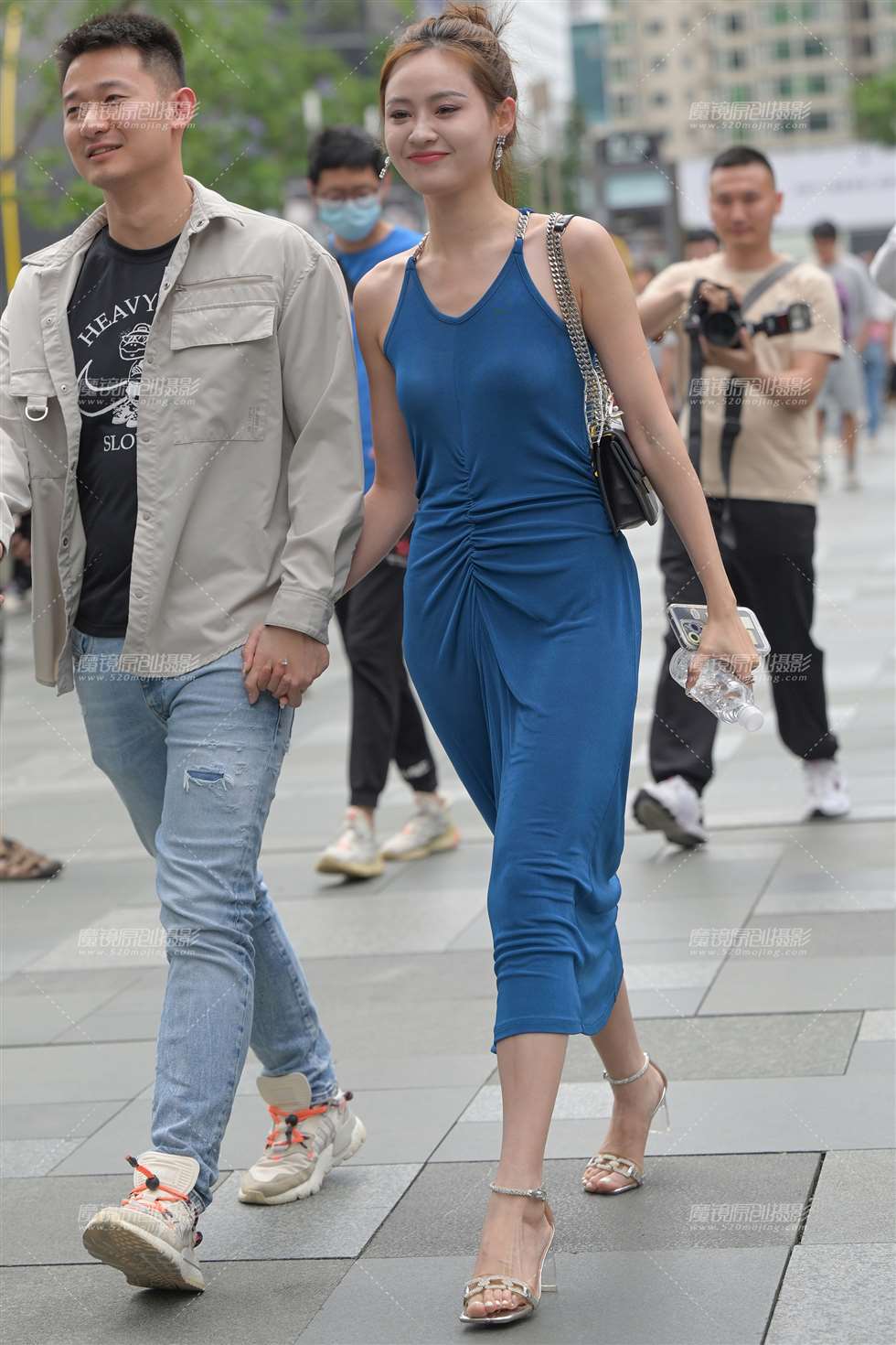 图片[4]-气质蓝裙美女-街拍流行馆
