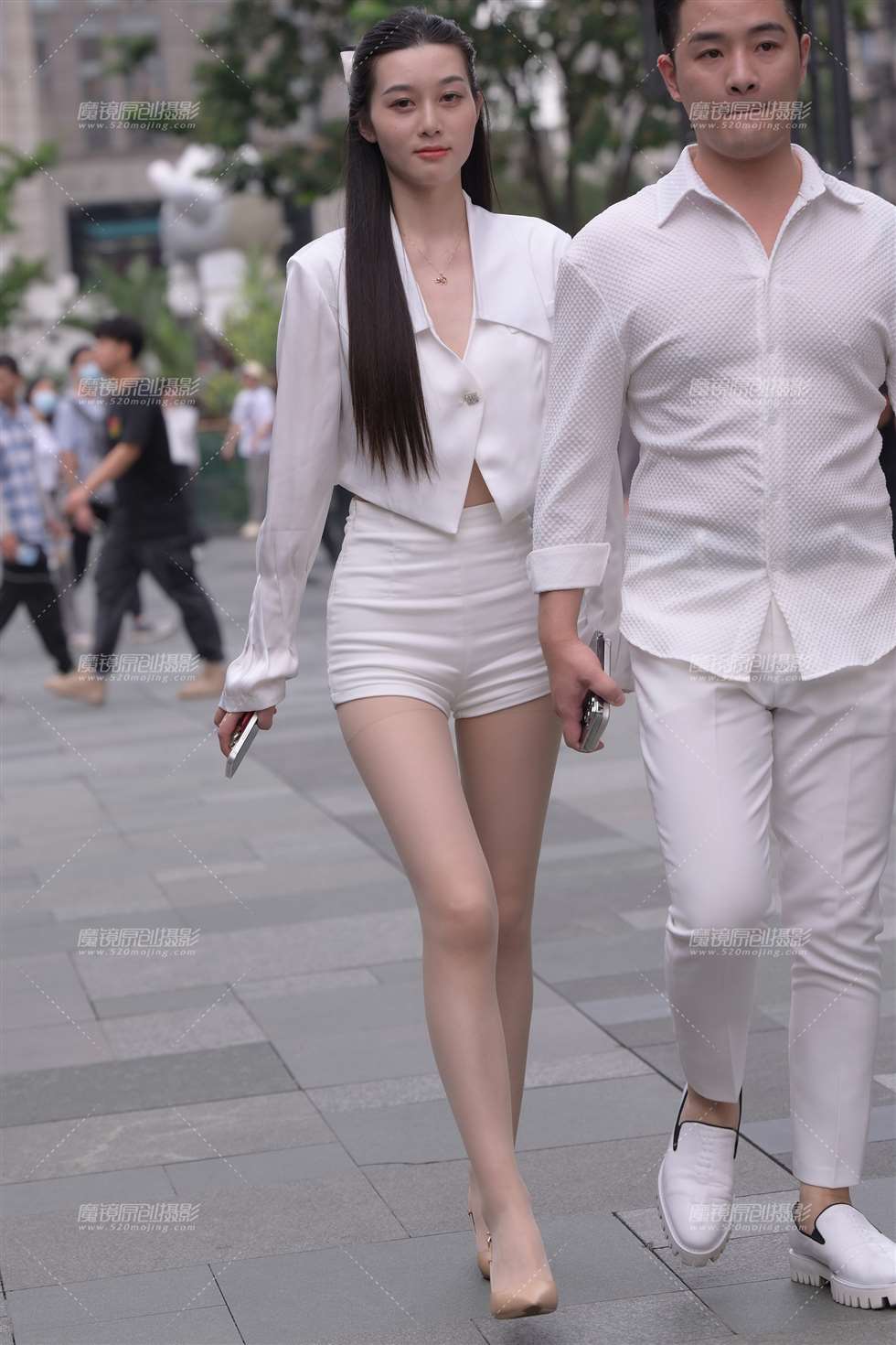 图片[3]-超长美腿热裤肉丝美女-街拍流行馆