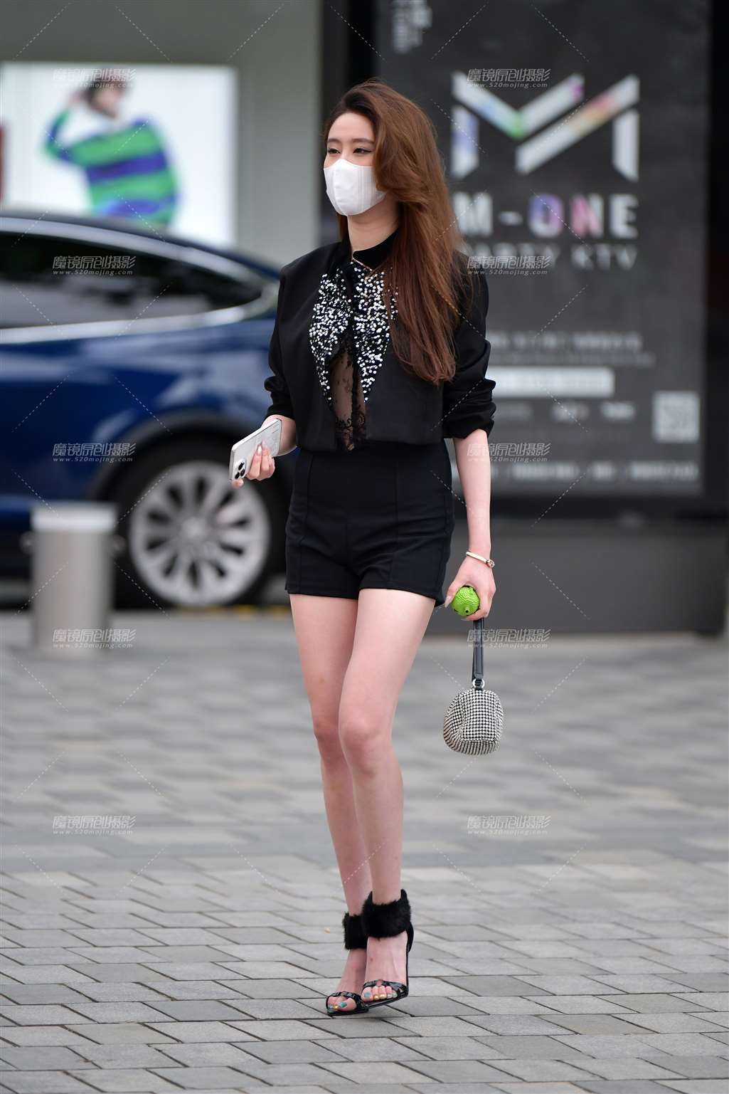 图片[1]-高挑漂亮热裤美女-街拍流行馆