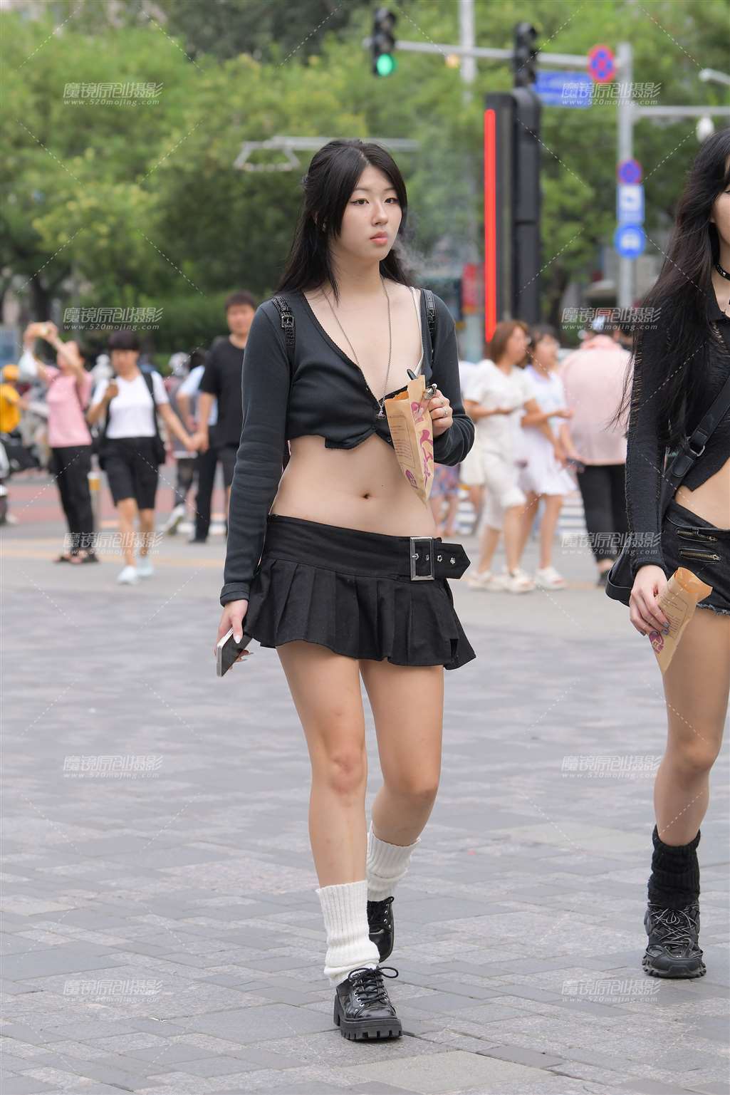 图片[5]-黑色短裙-街拍流行馆