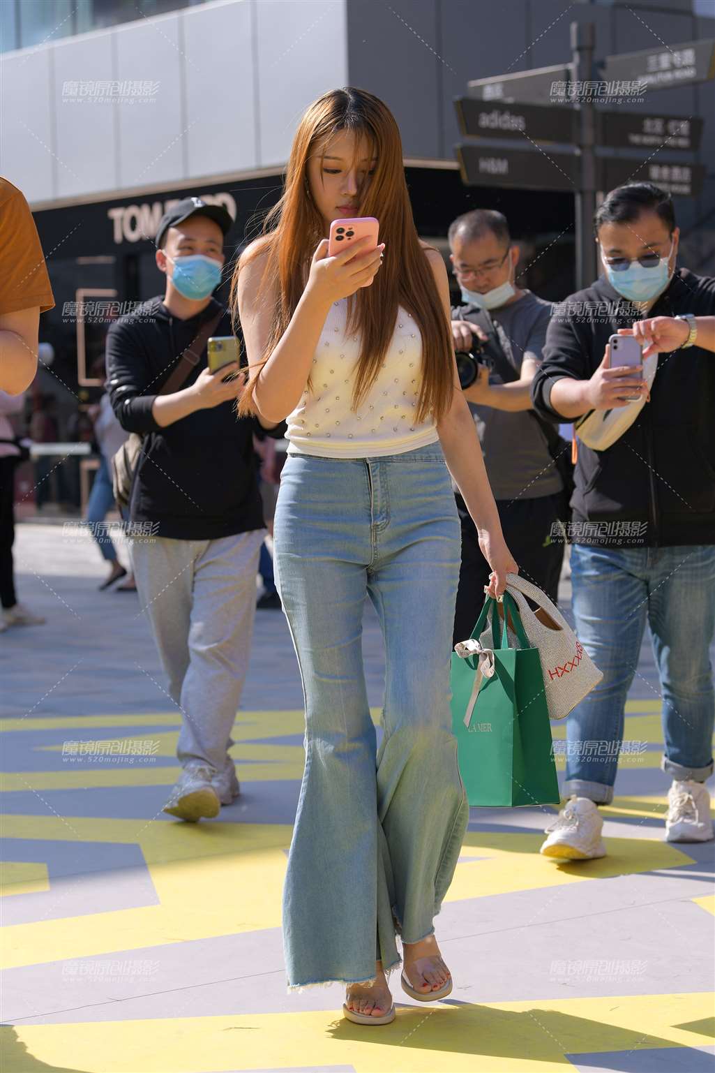 图片[5]-清秀的牛仔裤美女-街拍流行馆