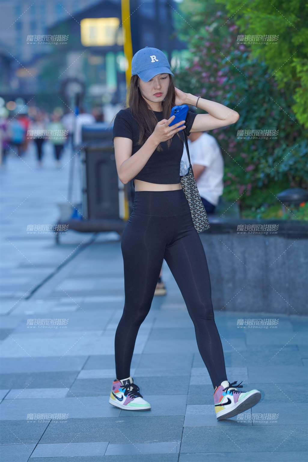 图片[1]-运动女孩-街拍流行馆